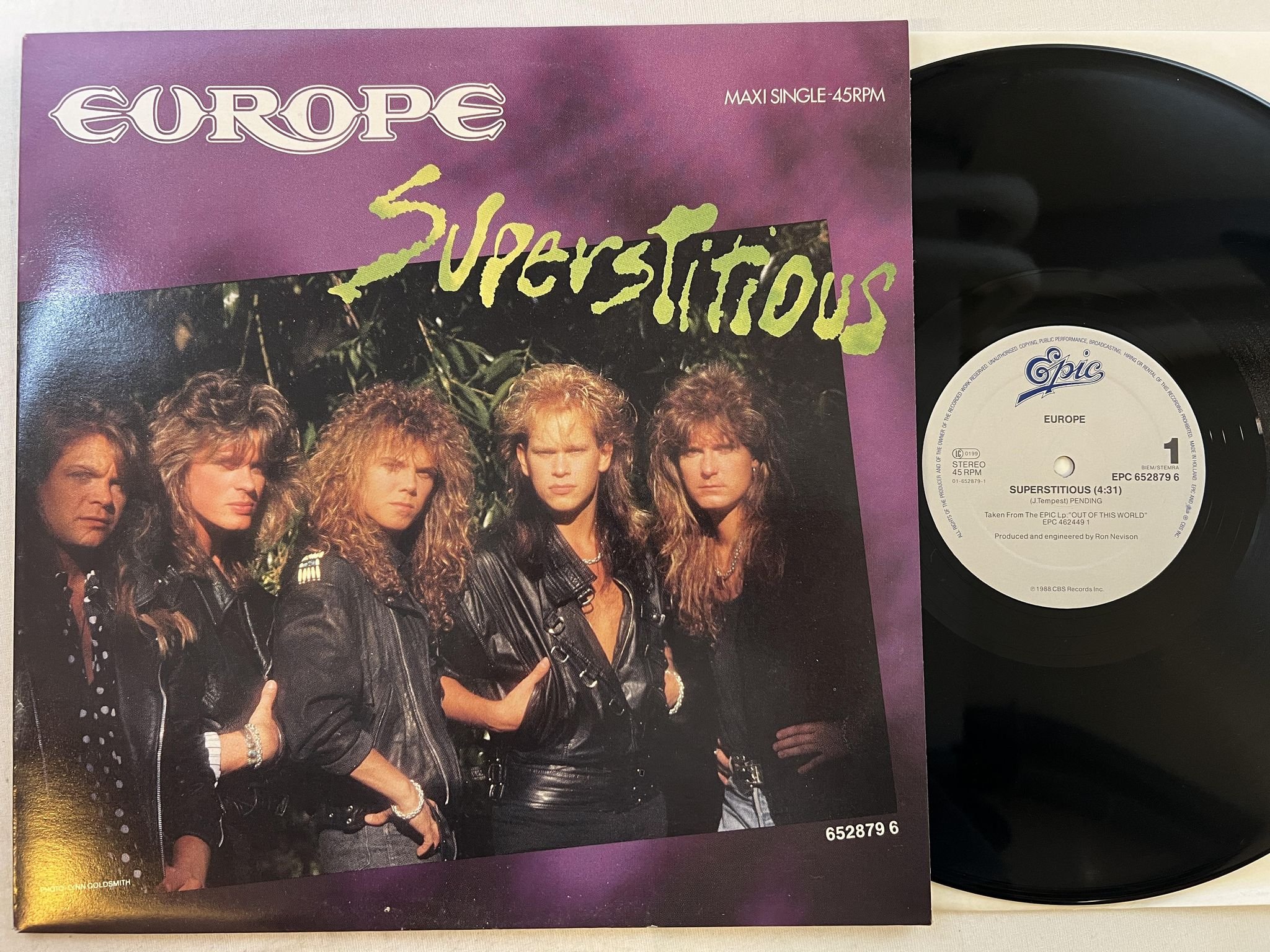 Omslagsbild för skivan EUROPE superstitious 12"single -88 Hol EPIC EPC 6528796