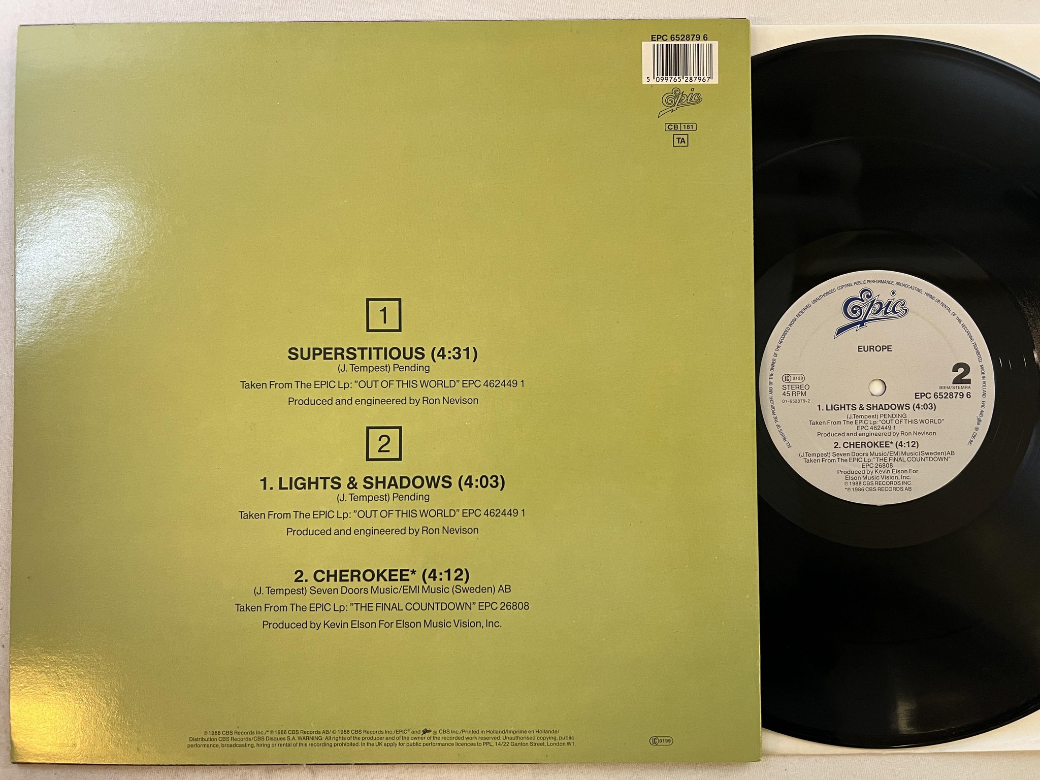 Omslagsbild för skivan EUROPE superstitious 12"single -88 Hol EPIC EPC 6528796