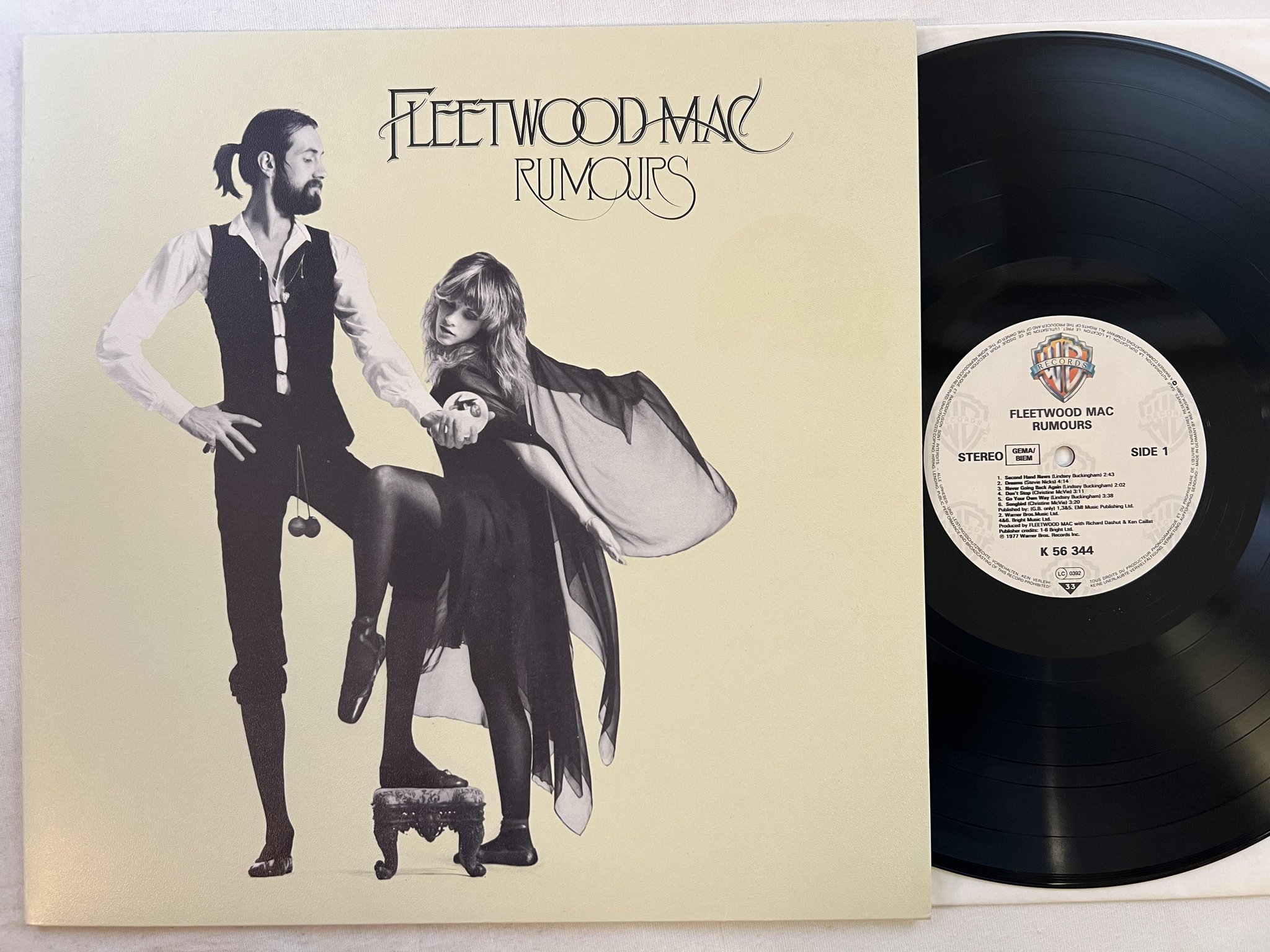 Omslagsbild för skivan FLEETWOOD MAC rumours LP -77 Ger WARNER BROS K 56344
