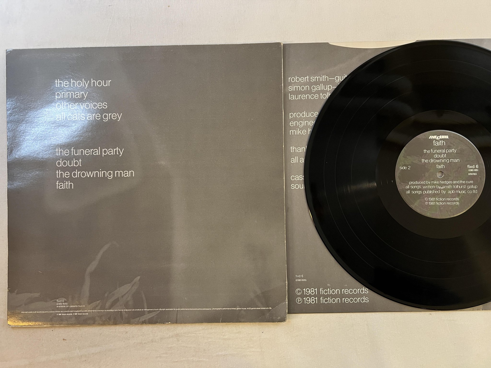 Omslagsbild för skivan THE CURE faith LP FICTION fixd 6 ** goth rock **