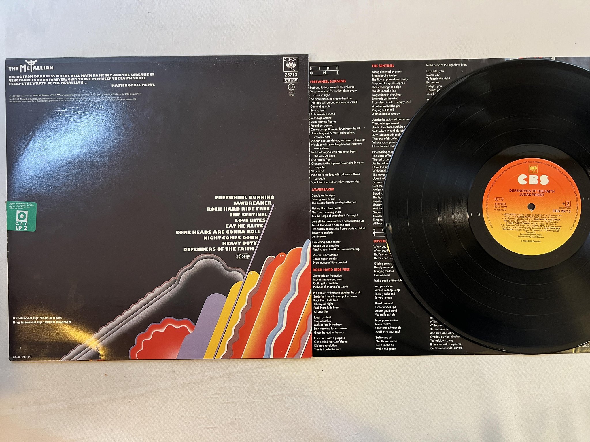 Omslagsbild för skivan JUDAS PRIEST defenders of the faith LP -84 Hol CBS 25713