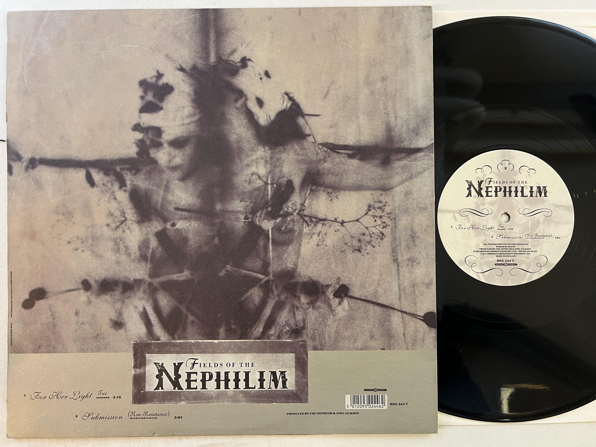 Omslagsbild för skivan FIELDS OF THE NEPHILIM For Her Light Two 12" -90 BEGGARS BANQUET BEG 244 T goth