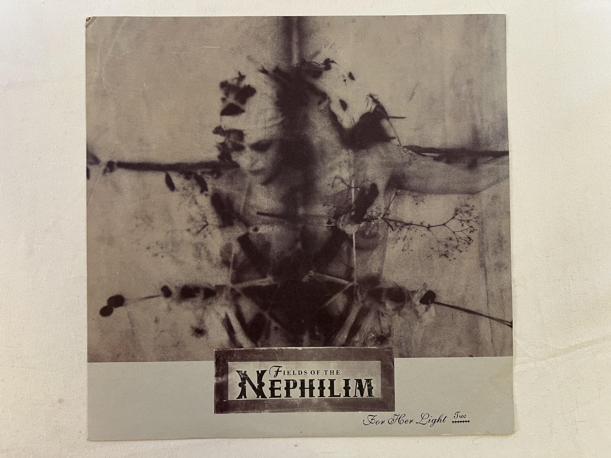 Omslagsbild för skivan FIELDS OF THE NEPHILIM For Her Light Two 12" -90 BEGGARS BANQUET BEG 244 T goth