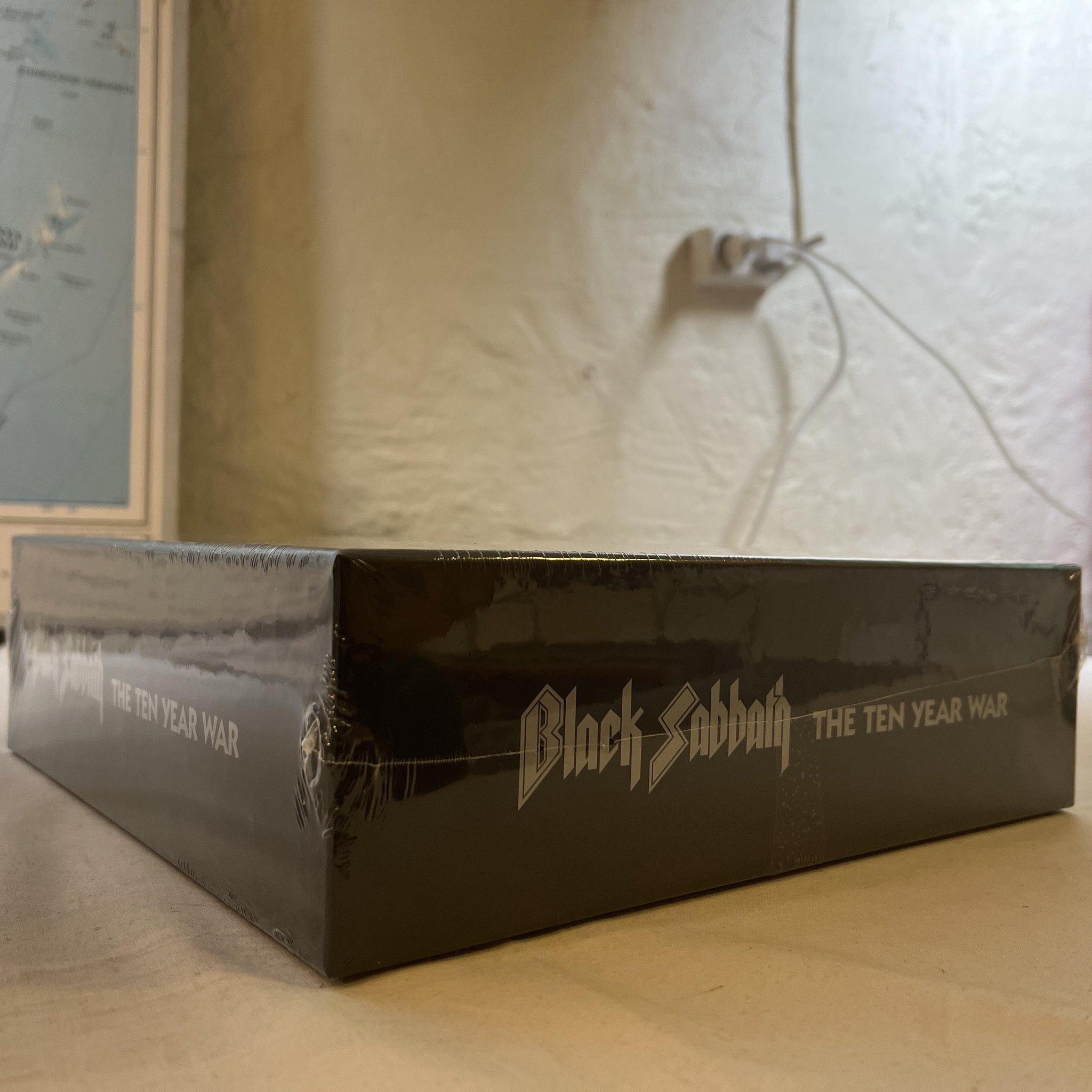 Omslagsbild för skivan BLACK SABBATH The Ten Year War BOX SET 2018 EU Numbered 4914/6500 ** SEALED **