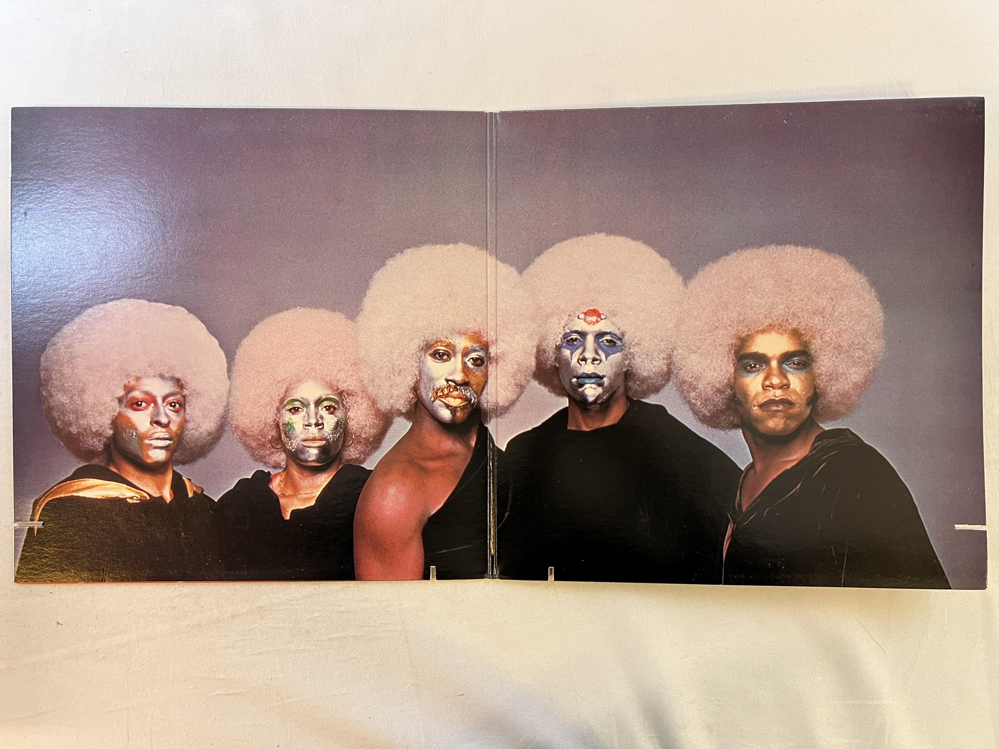 Omslagsbild för skivan THE UNDISPUTED TRUTH cosmic truth LP -75 US GORDY G6-970S1