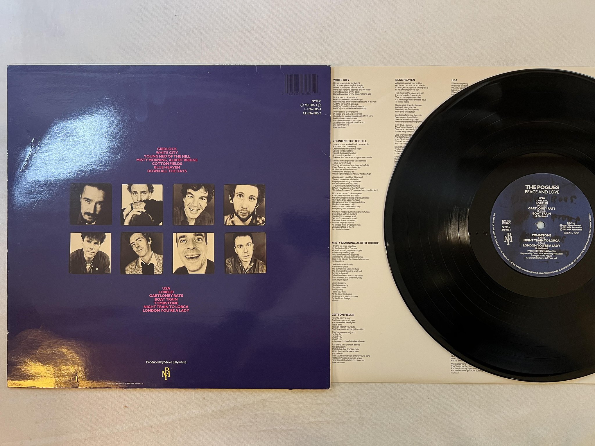 Omslagsbild för skivan THE POGUES peace and love LP -89 ncb POGUE MAHONE NYR-2