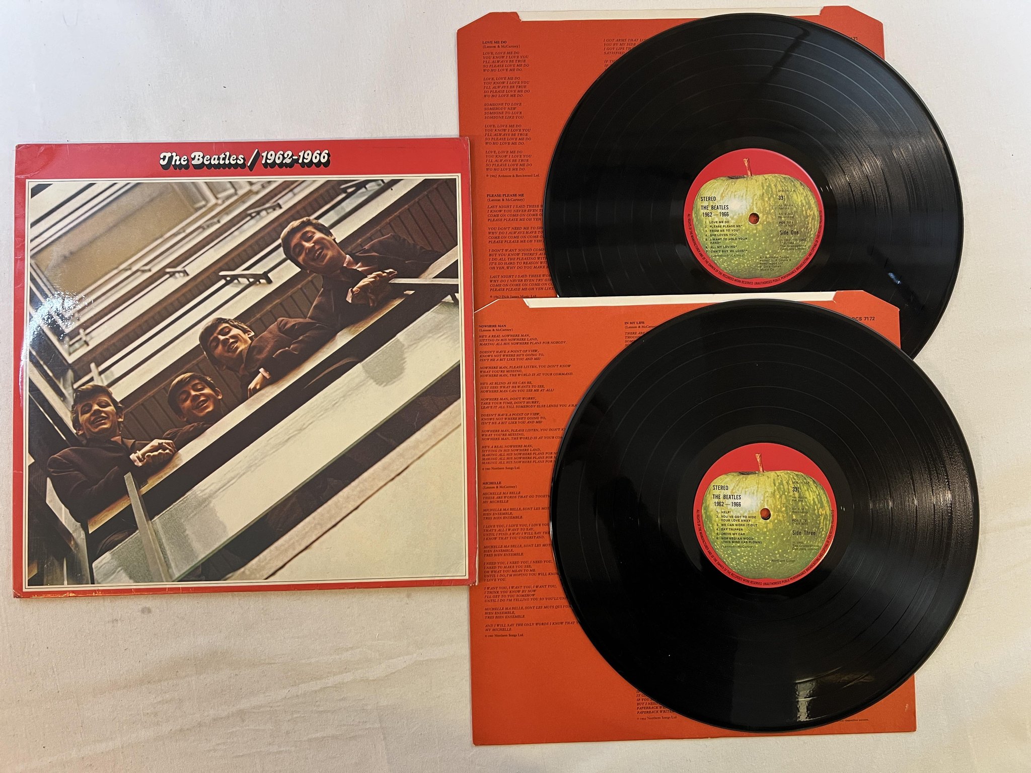 Omslagsbild för skivan THE BEATLES 1962 - 1966 2xLP UK APPLE PCS 7172