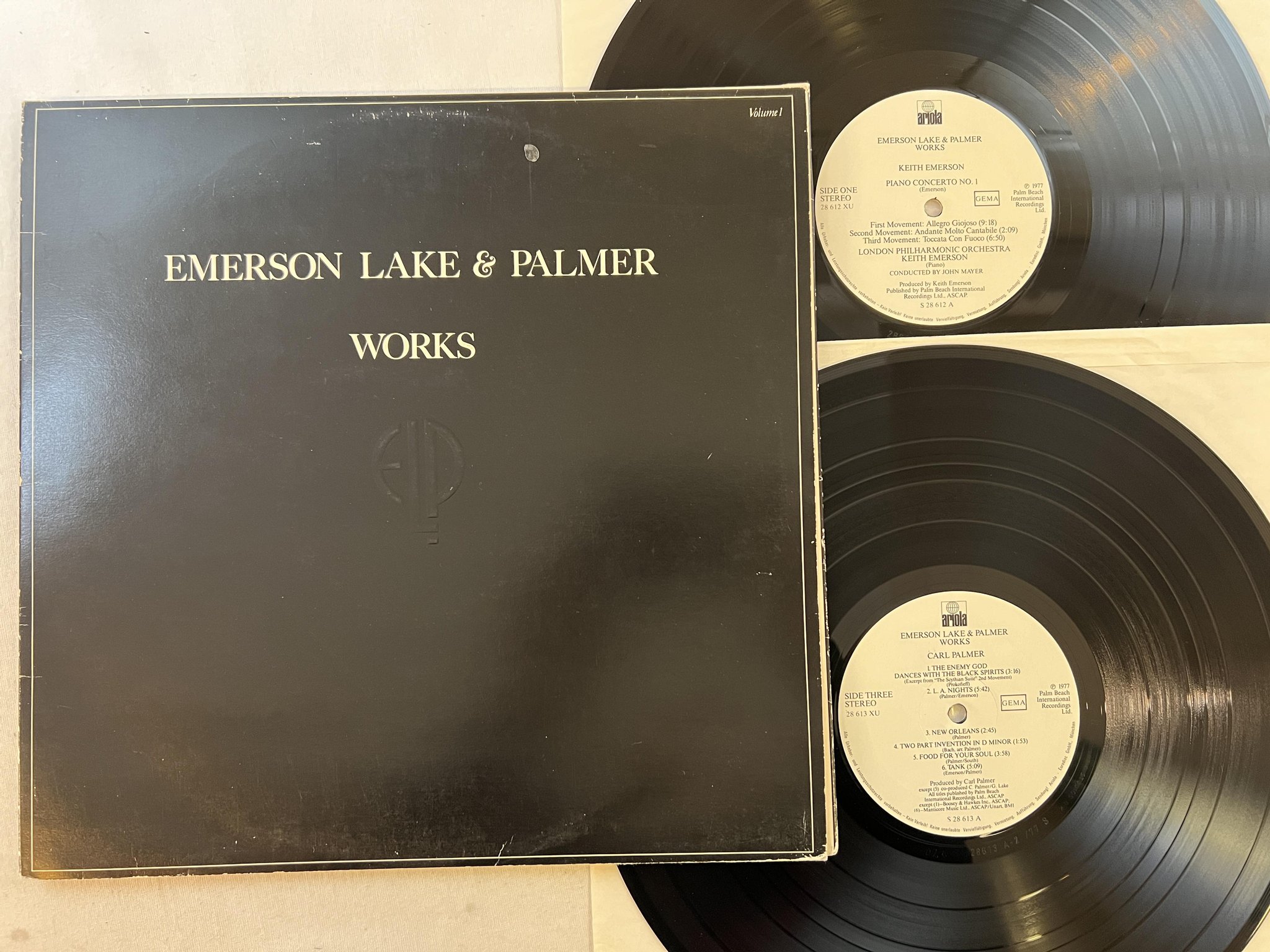 Omslagsbild för skivan EMERSON, LAKE & PALMER works LP -77 Ger ARIOLA 28612 XU