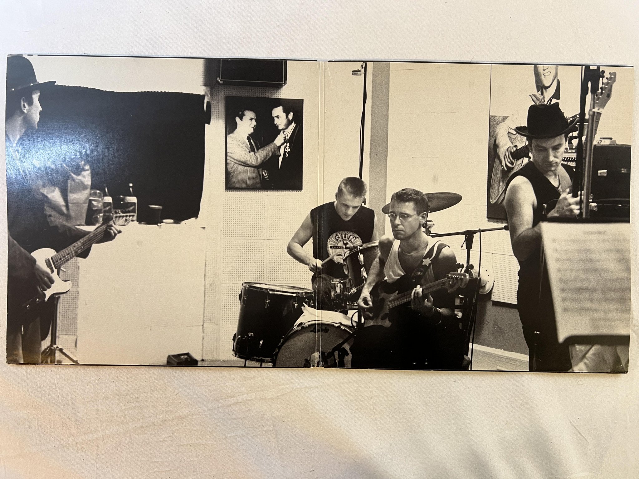 Omslagsbild för skivan U2 rattle and hum 2xLP -88 ncb ISLAND U27