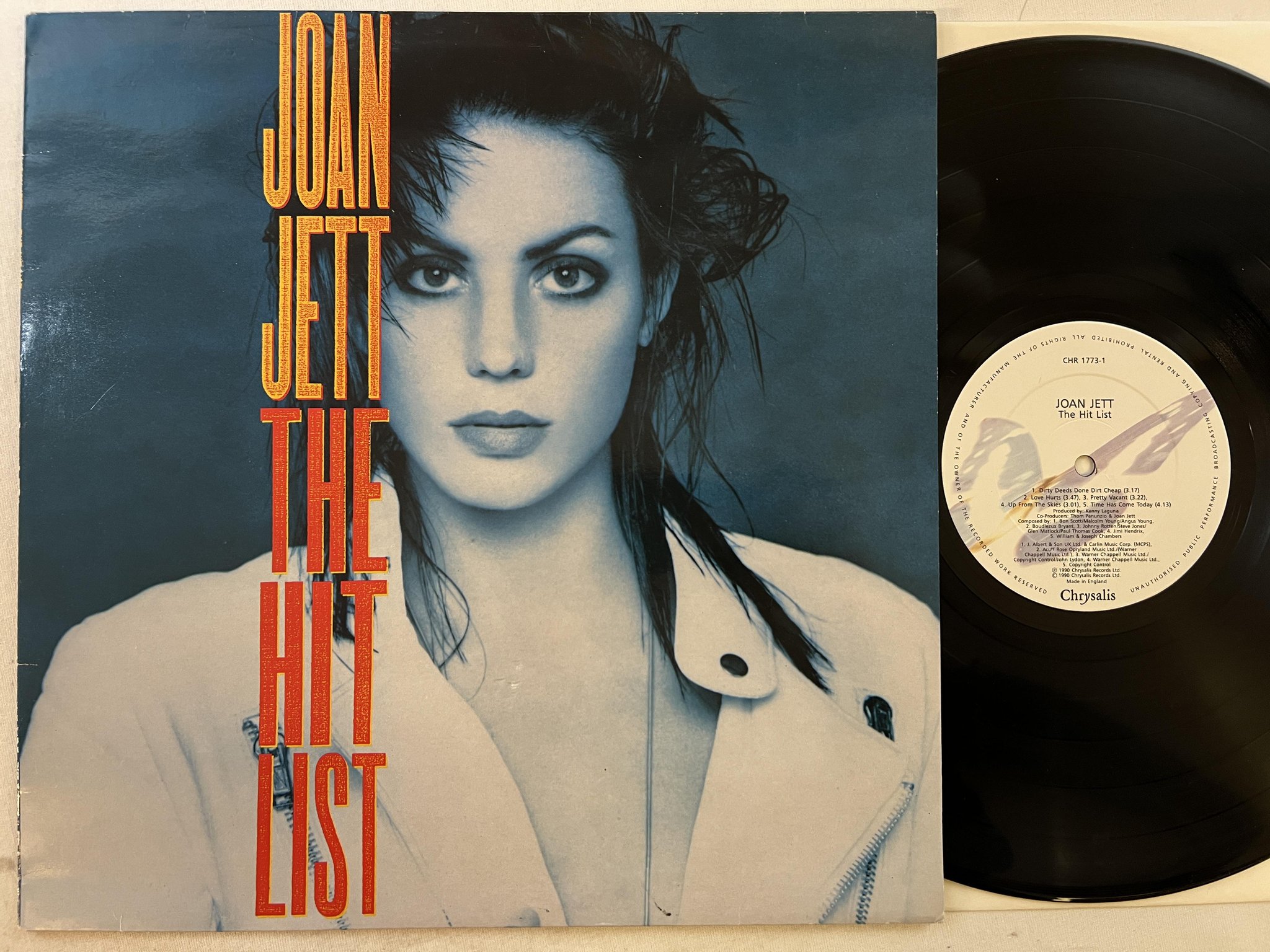 Omslagsbild för skivan JOAN JETT the hit list LP -90 UK CHRYSALIS CHR 1773-2