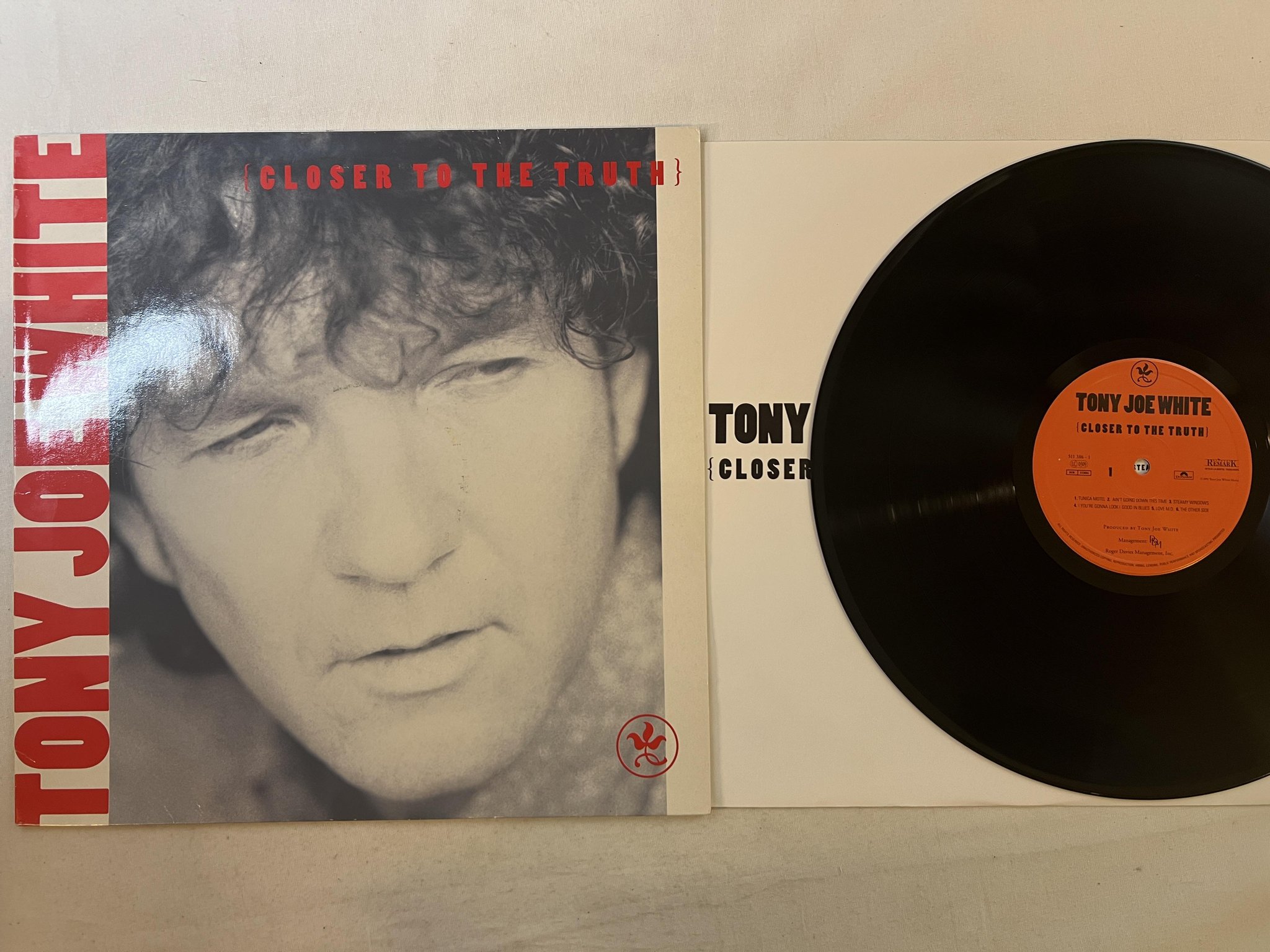 Omslagsbild för skivan TONY JOE WHITE closer to the truth LP -92 EU REMARK 511 386-1