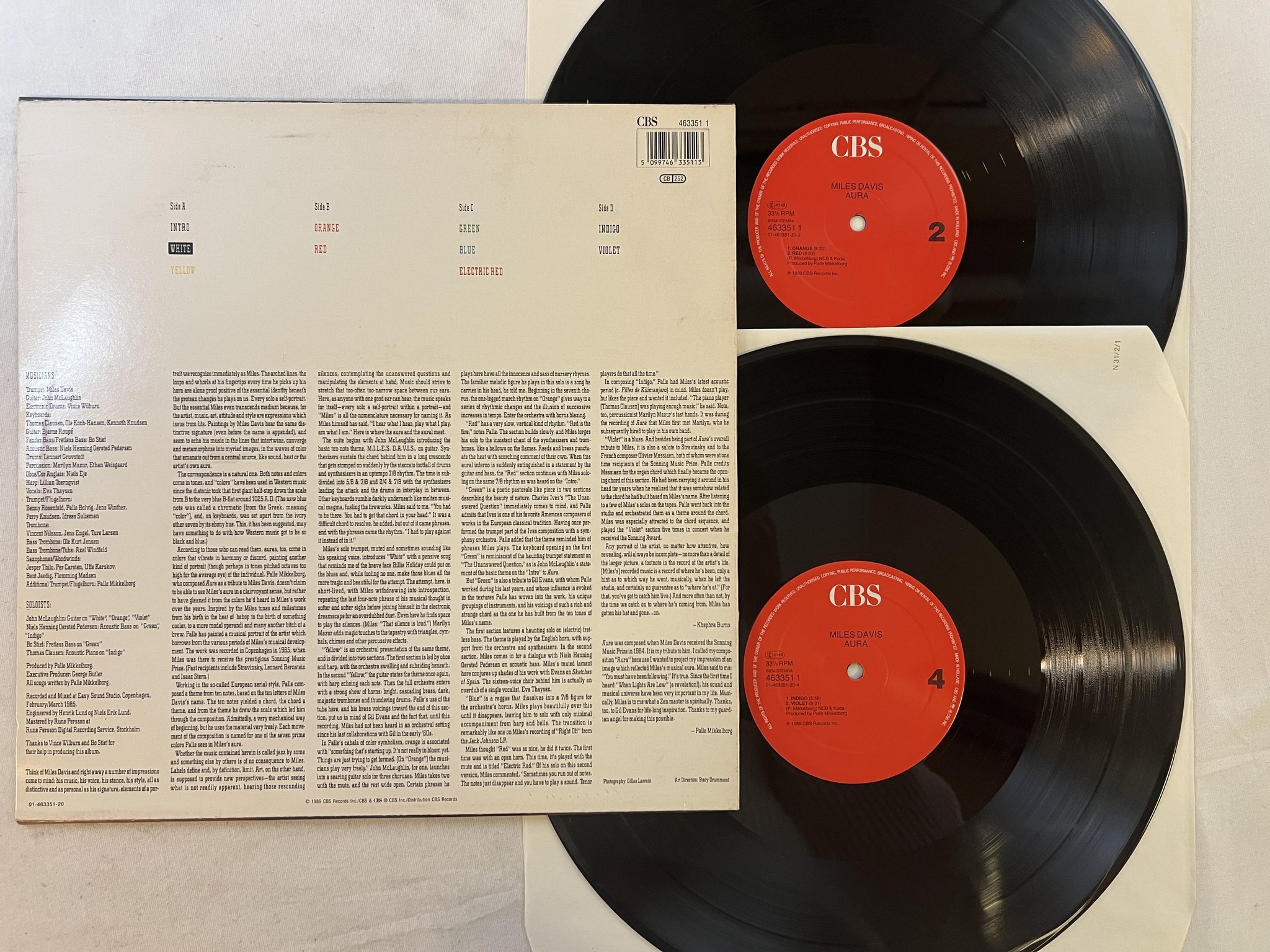 Omslagsbild för skivan MILES DAVIS aura 2xLP -89 Hol CBS 463351 1