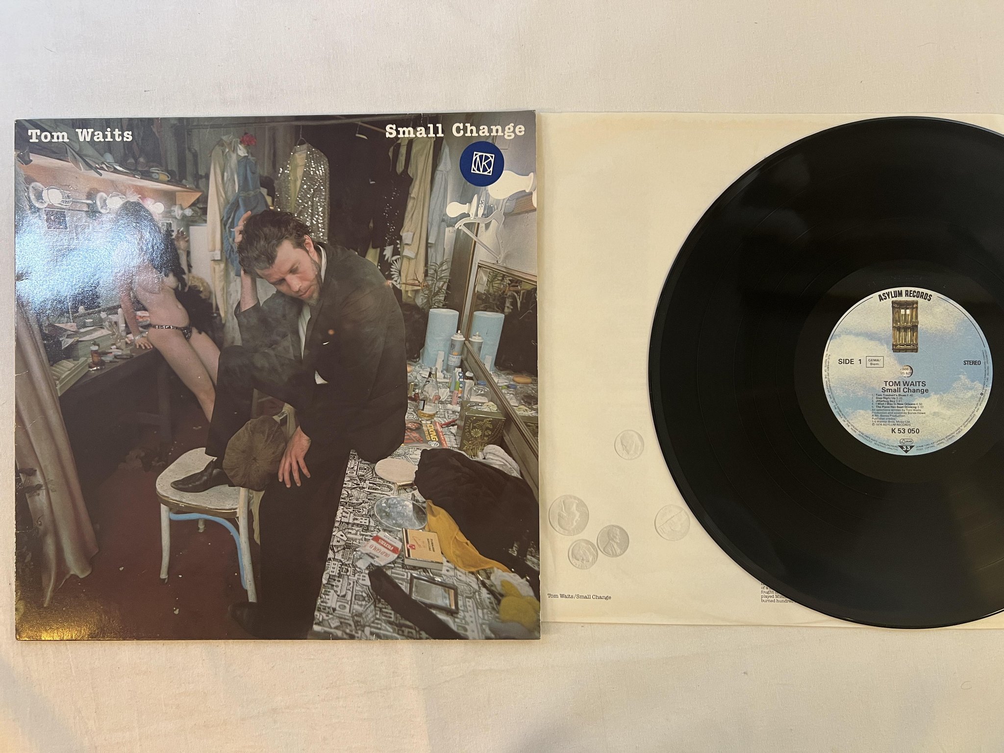 Omslagsbild för skivan TOM WAITS small change LP -76 Ger ASYLUM K 53050