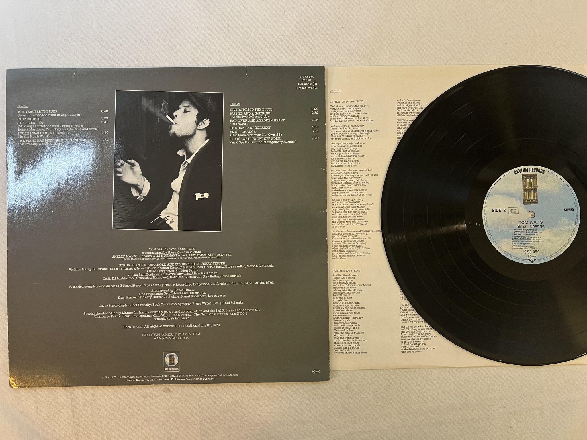 Omslagsbild för skivan TOM WAITS small change LP -76 Ger ASYLUM K 53050