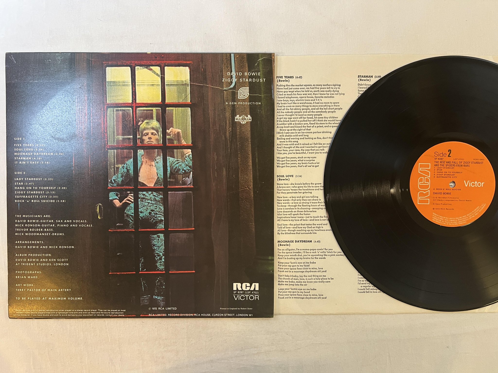 Omslagsbild för skivan DAVID BOWIE the rise and fall of Ziggy Stardust LP -72 UK RCA SF 8287
