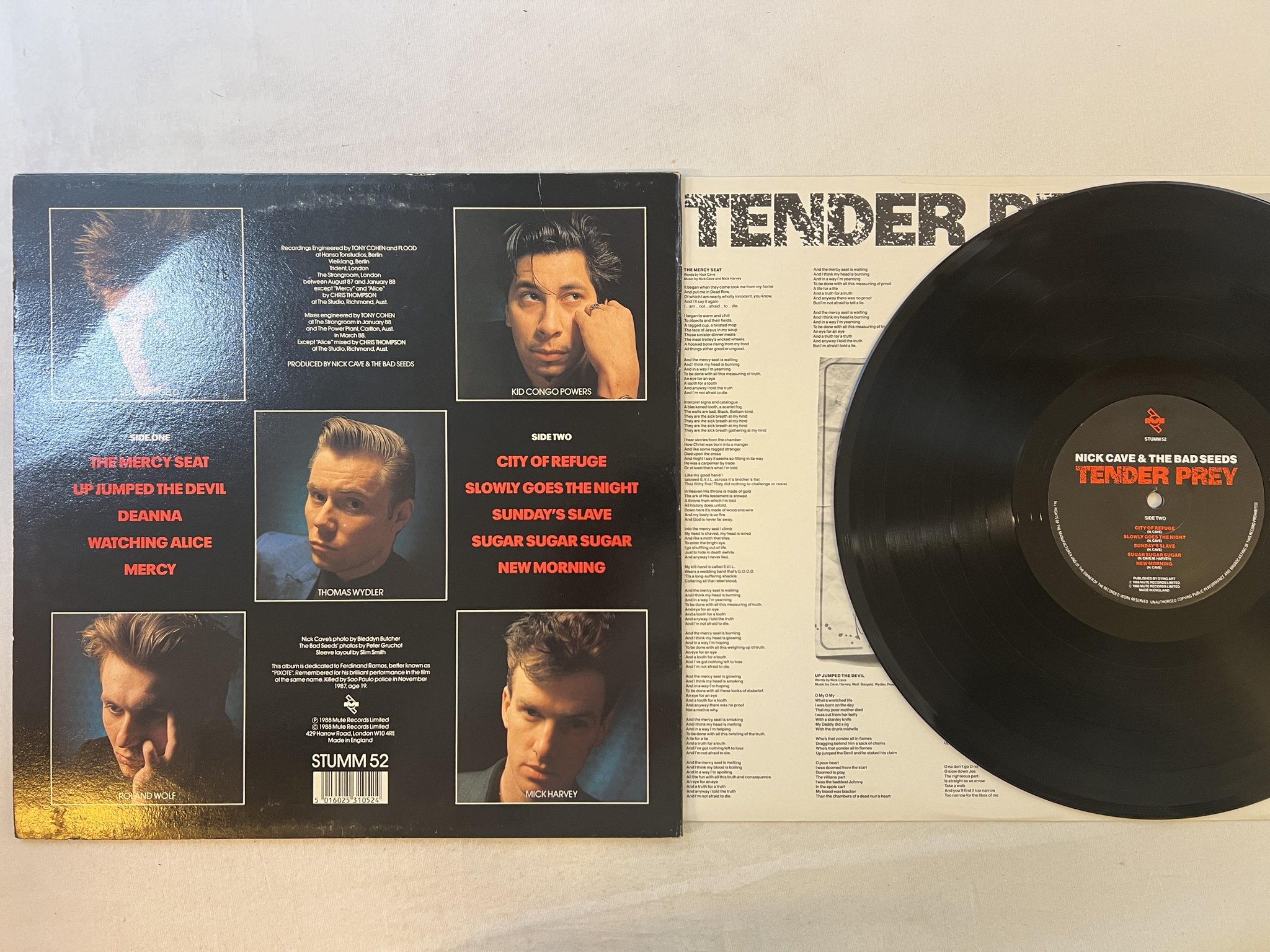 Omslagsbild för skivan NICK CAVE & THE BAD SEEDS tender prey LP -88 mute STUMM 52