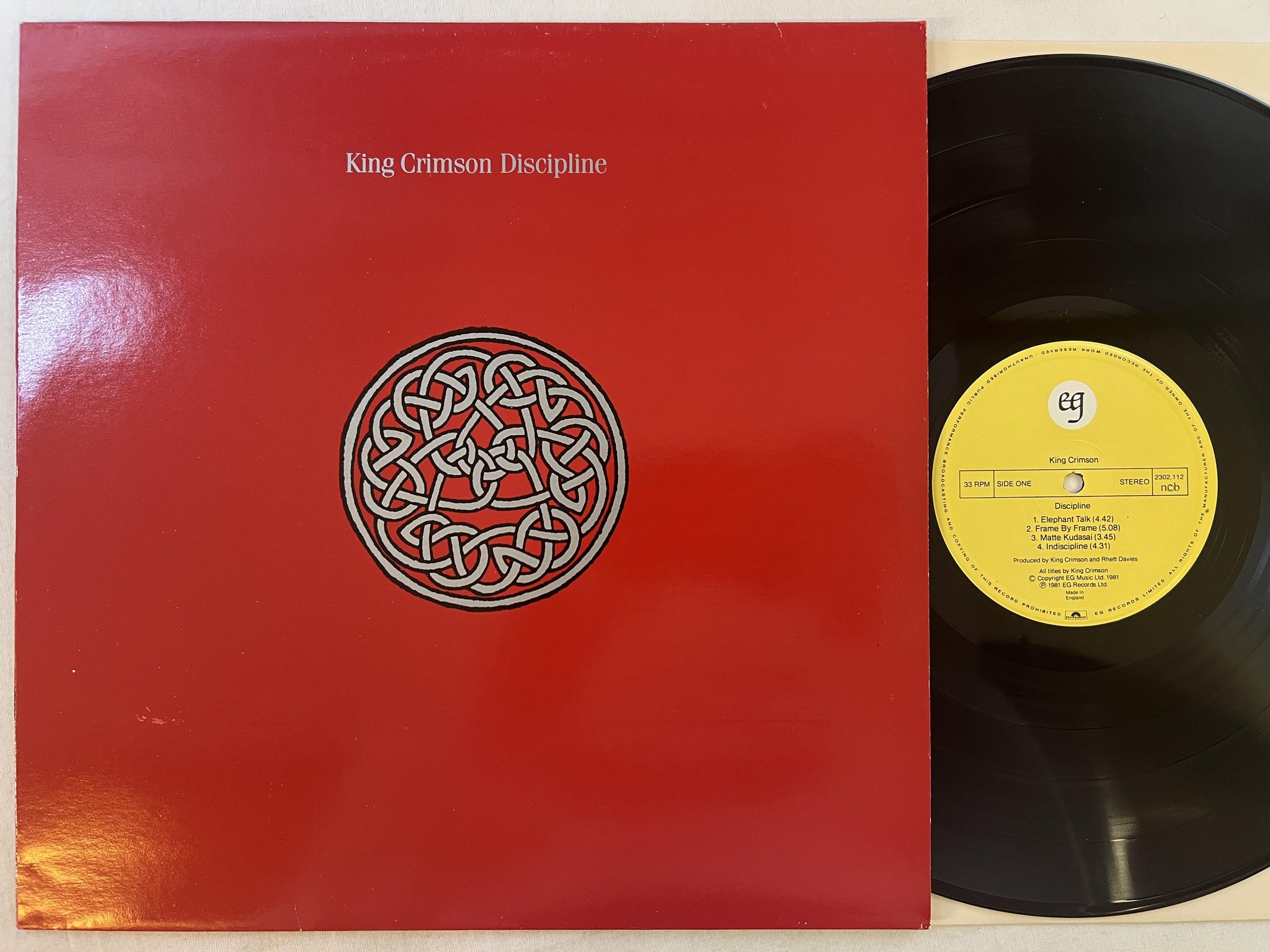 Omslagsbild för skivan KING CRIMSON discipline LP -81 ncb EG 2302112