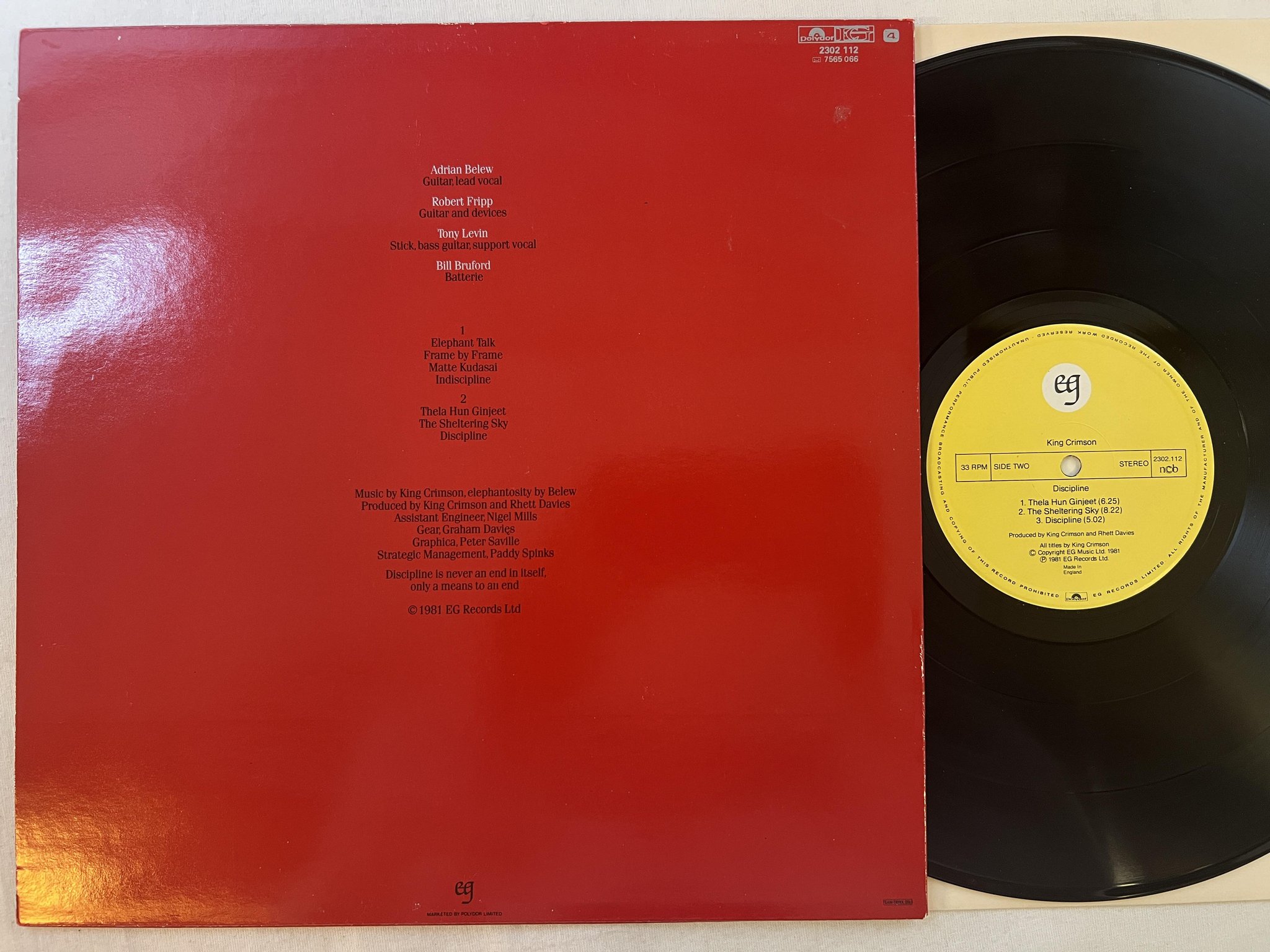 Omslagsbild för skivan KING CRIMSON discipline LP -81 ncb EG 2302112