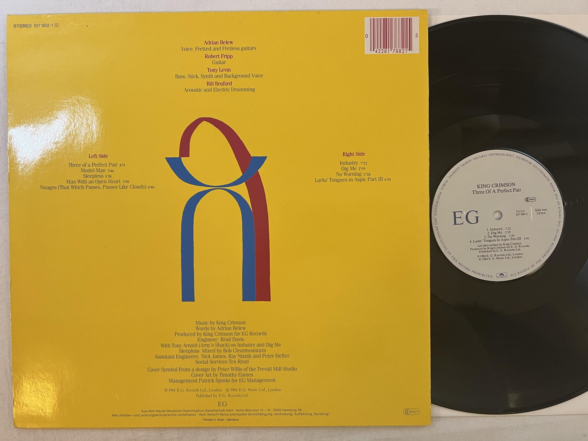 Omslagsbild för skivan KING CRIMSON three of a perfect pair LP -84 Ger EG 817 882-1