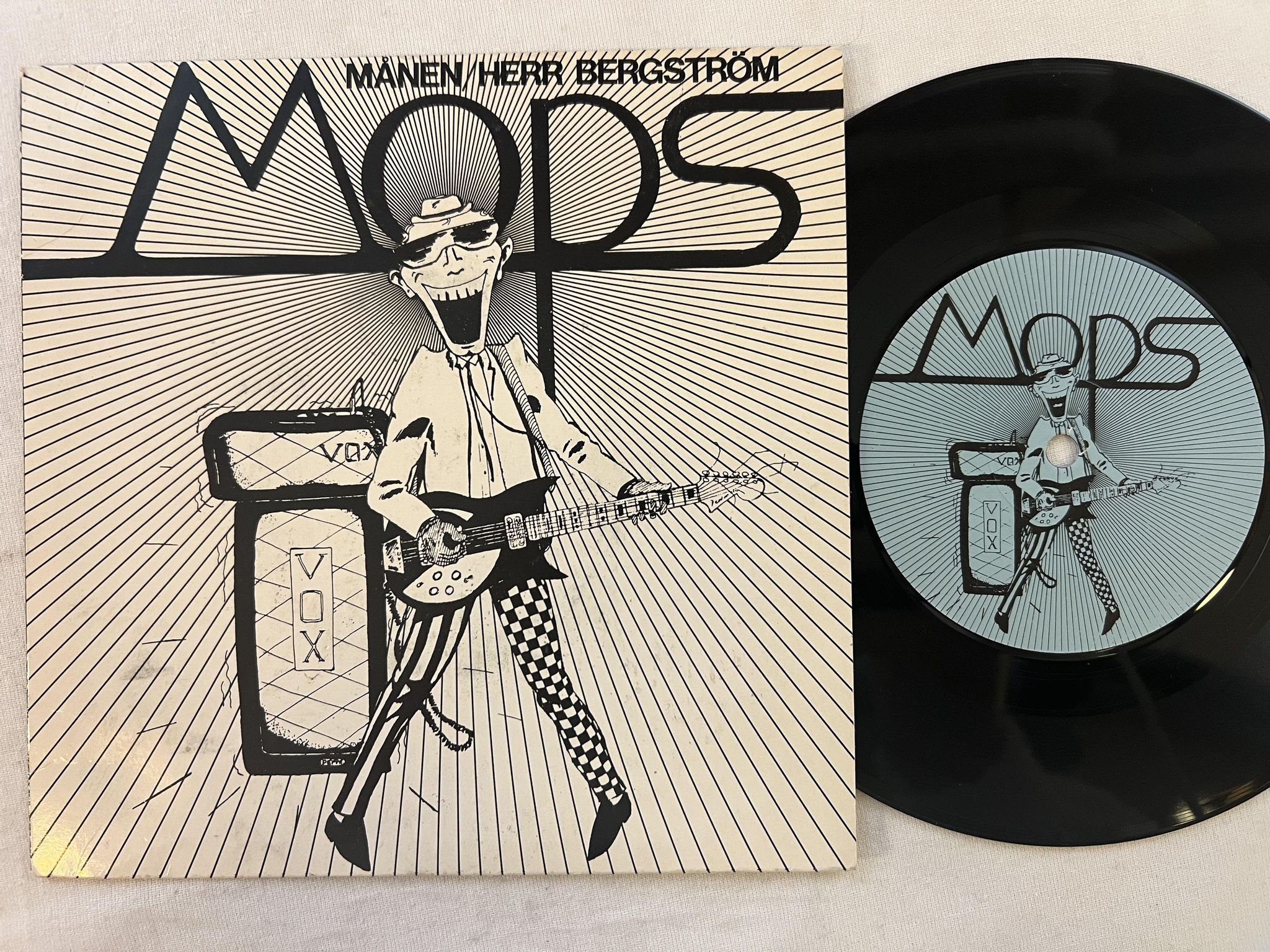 Omslagsbild för skivan MOPS månen 7"single Swe TREND TED 028 ** RARE POWER POP **