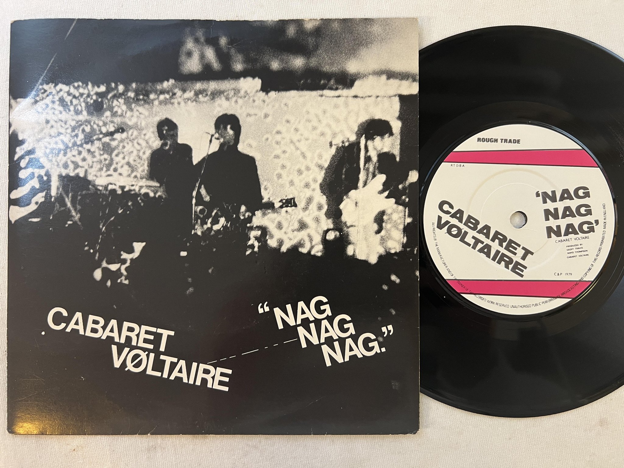 Omslagsbild för skivan CABARET VOLTAIRE Nag Nag Nag 7"single -79 UK ROUGH TRADE RT 018