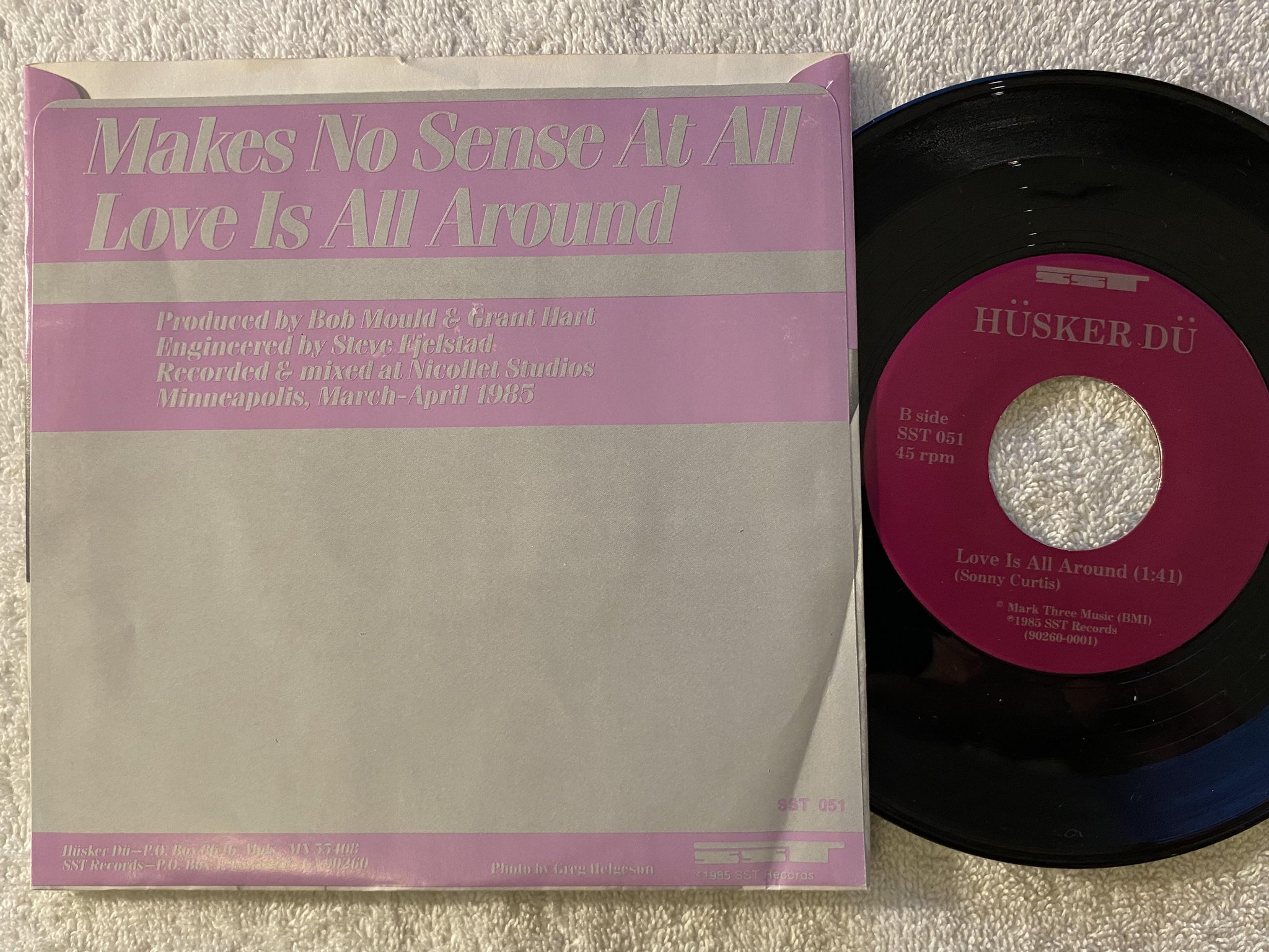 Omslagsbild för skivan HÜSKER DÜ makes no sense at all 7" -85 US SST 051