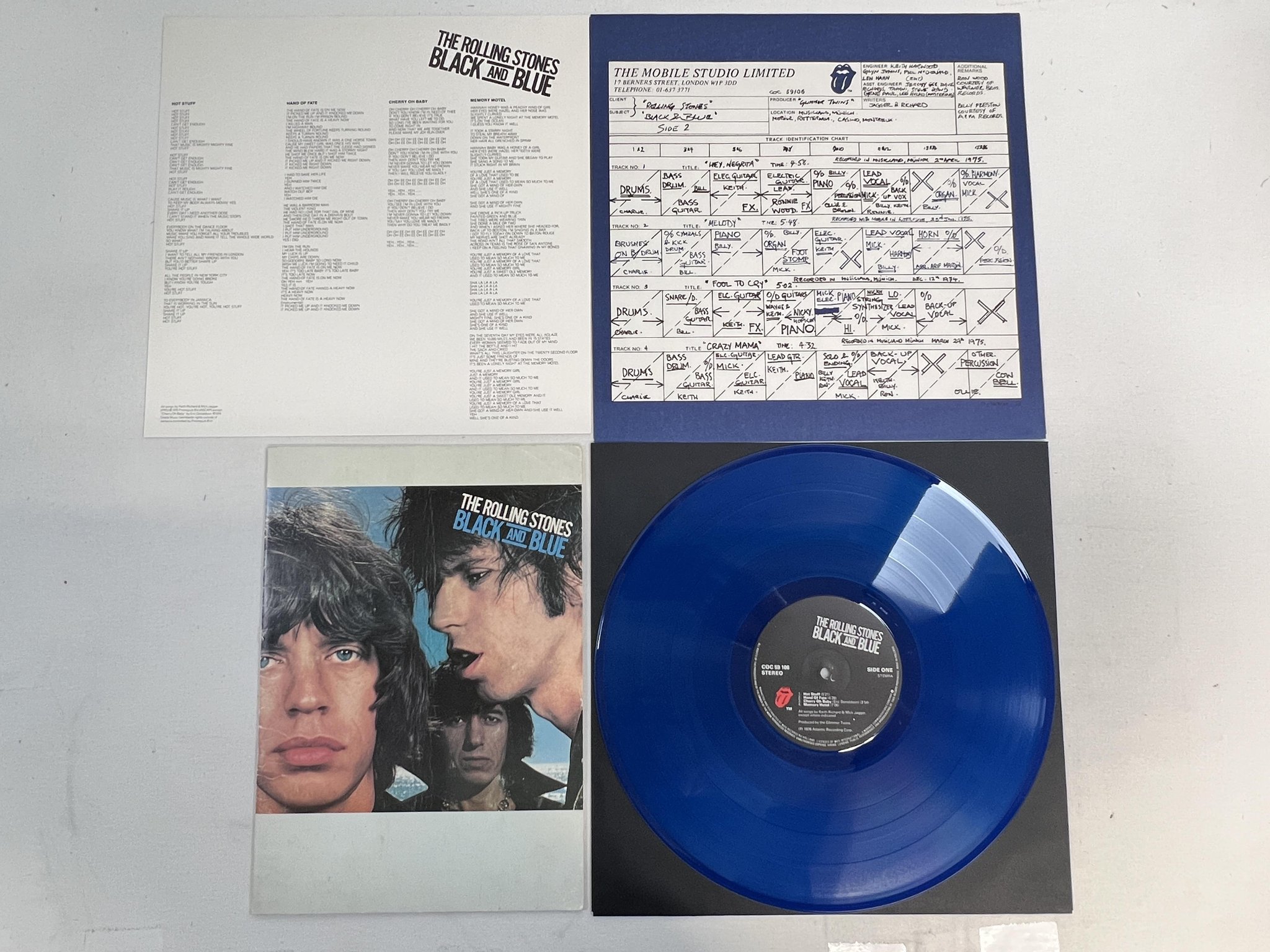 Omslagsbild för skivan ROLLING STONES black and blue LP Hol ROLLING STONES COC 59106 ** BLUE VINYL **