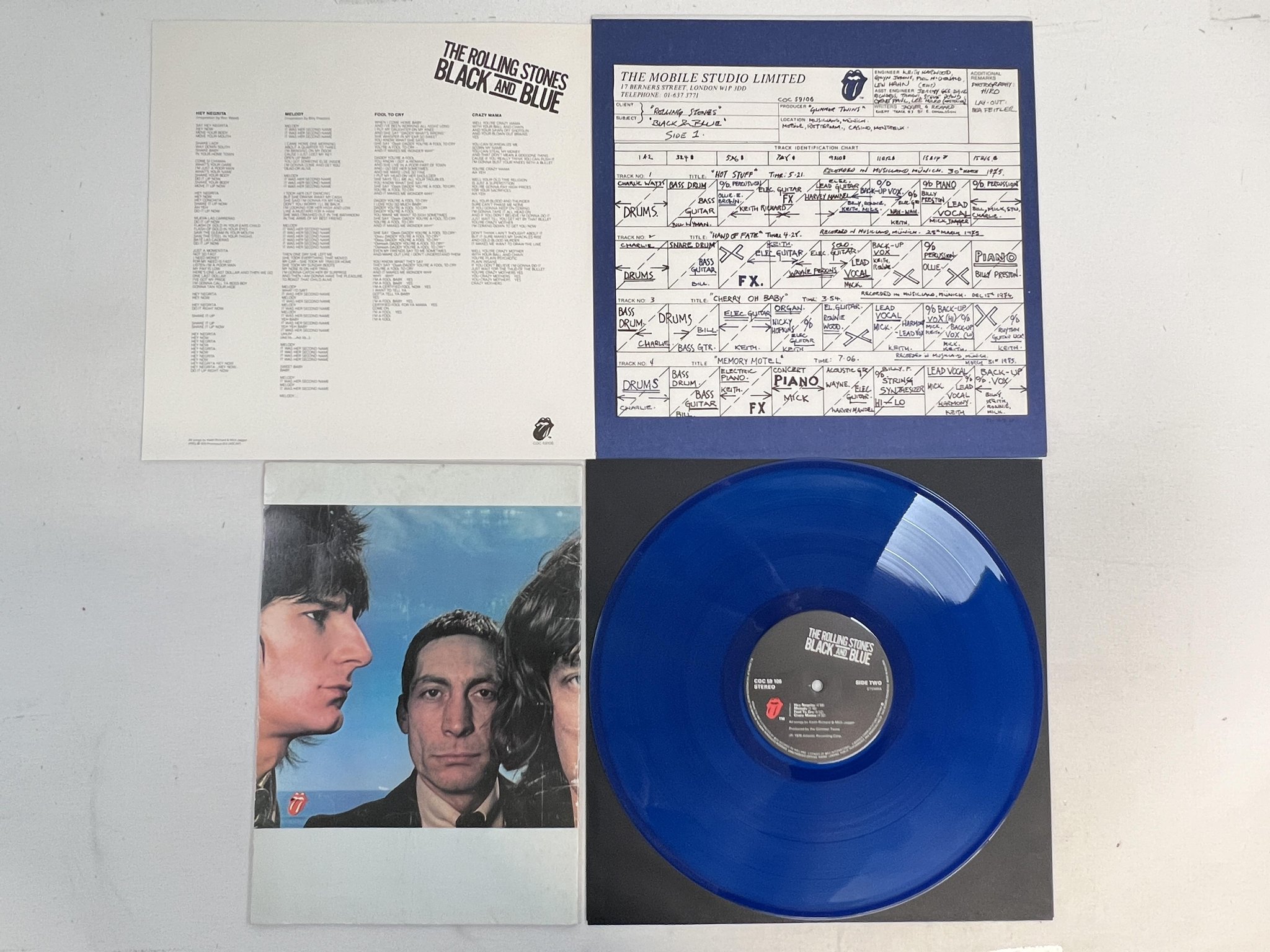 Omslagsbild för skivan ROLLING STONES black and blue LP Hol ROLLING STONES COC 59106 ** BLUE VINYL **