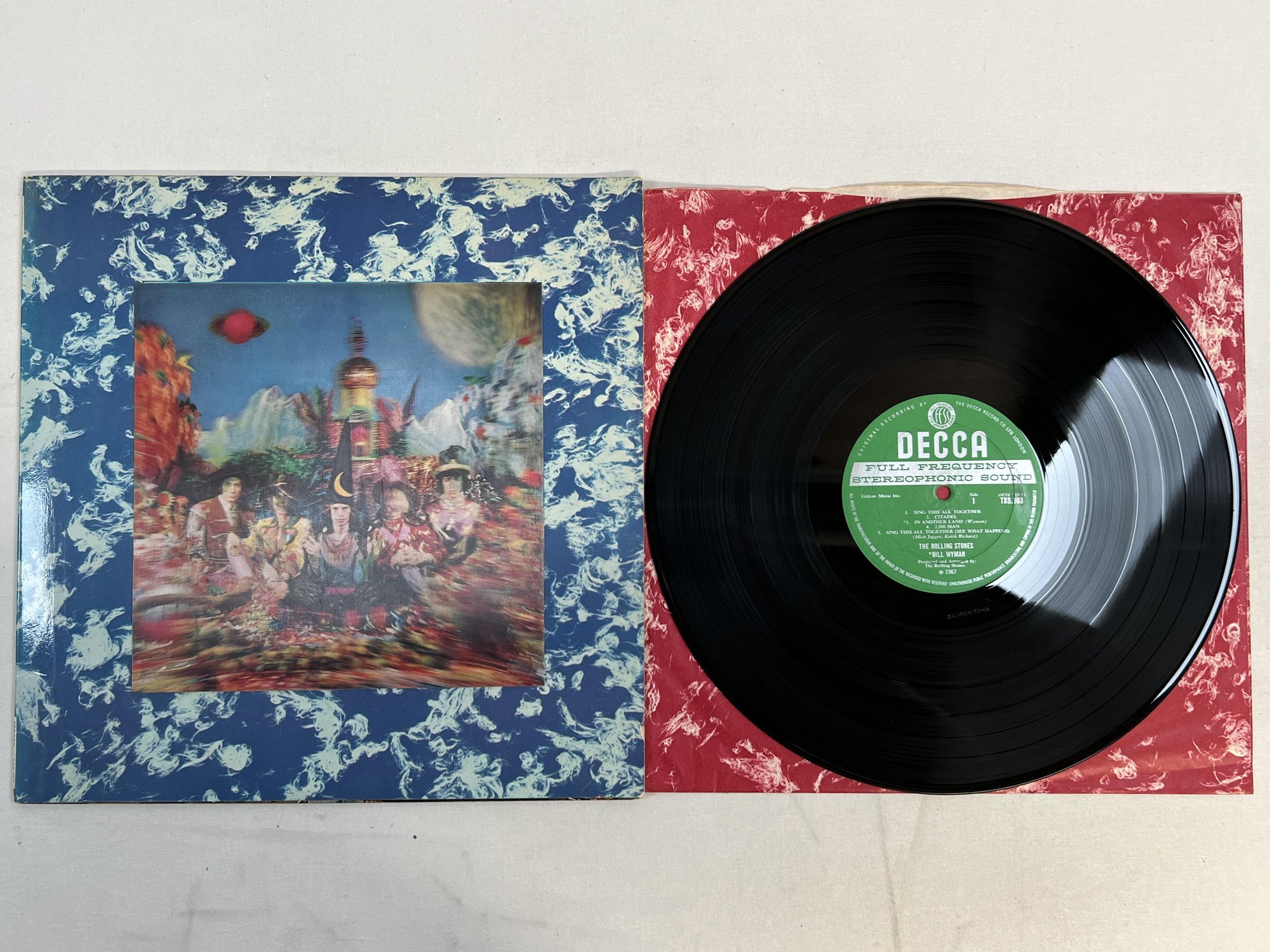 Omslagsbild för skivan ROLLING STONES Their Satanic Majesties.. LP -67 UK DECCA * Lenticular sleeve **