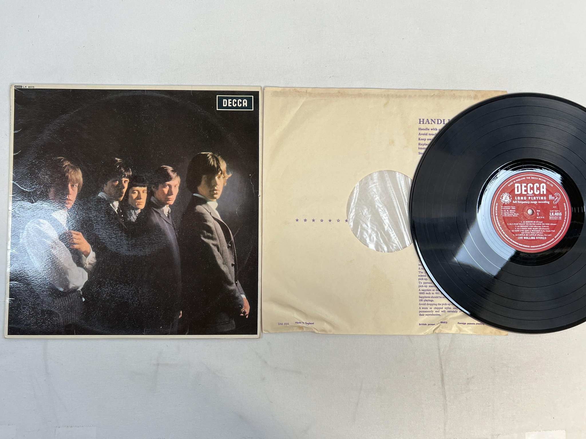 Omslagsbild för skivan ROLLING STONES s/t LP UK DECCA mono LK 4605 ** debute **