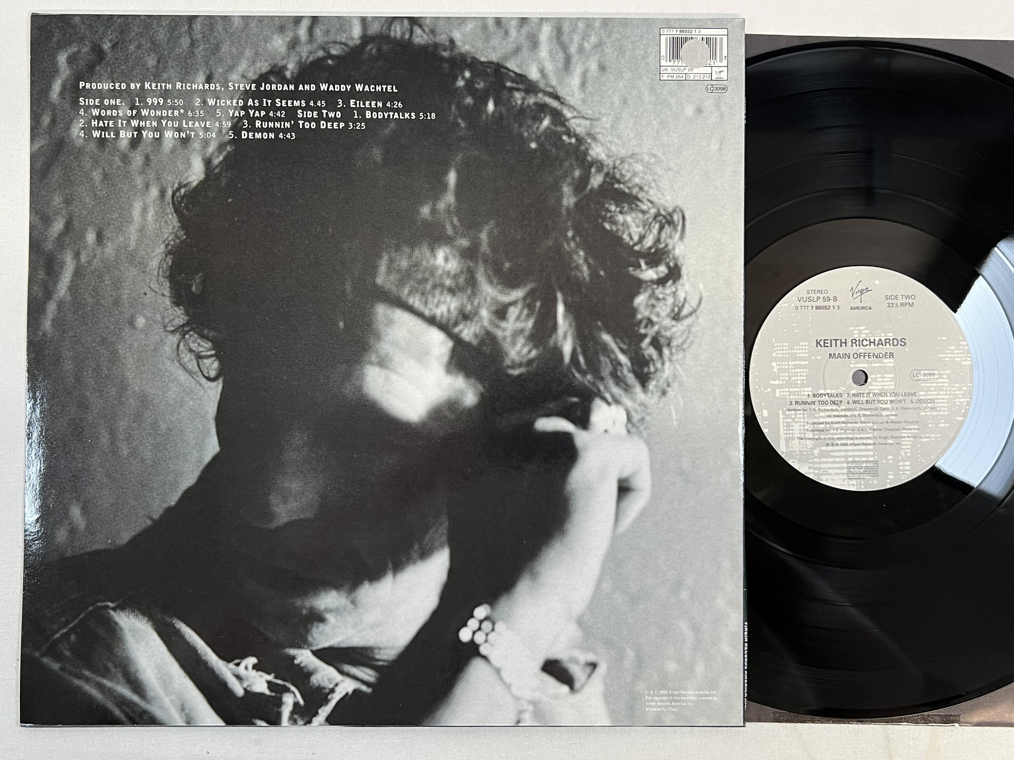 Omslagsbild för skivan KEITH RICHARDS Main Offender LP -92 VIRGIN AMERICA VUSLP 59