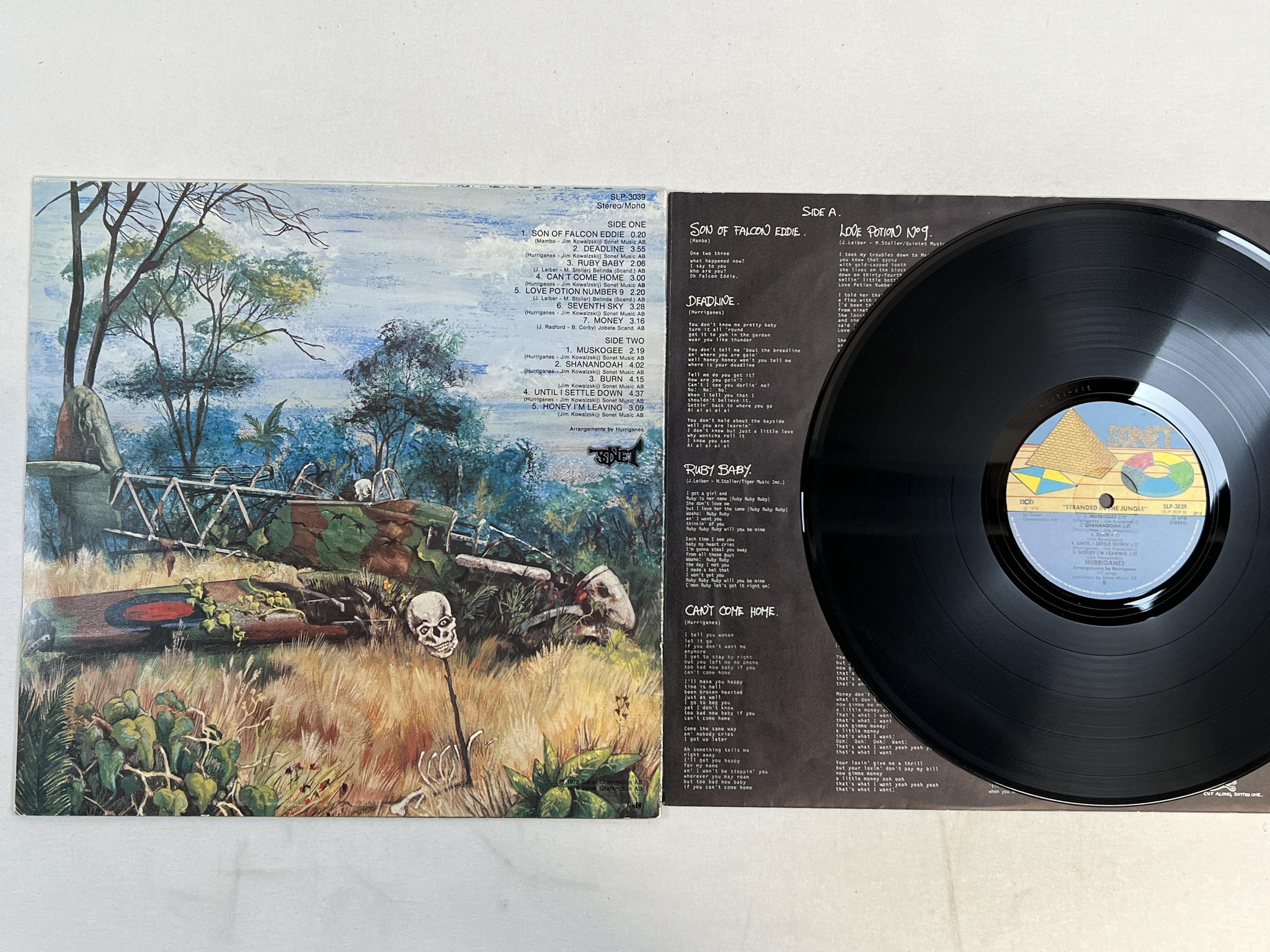 Omslagsbild för skivan HURRIGANES stranded in the jungle LP -78 Swe SONET SLP 3039