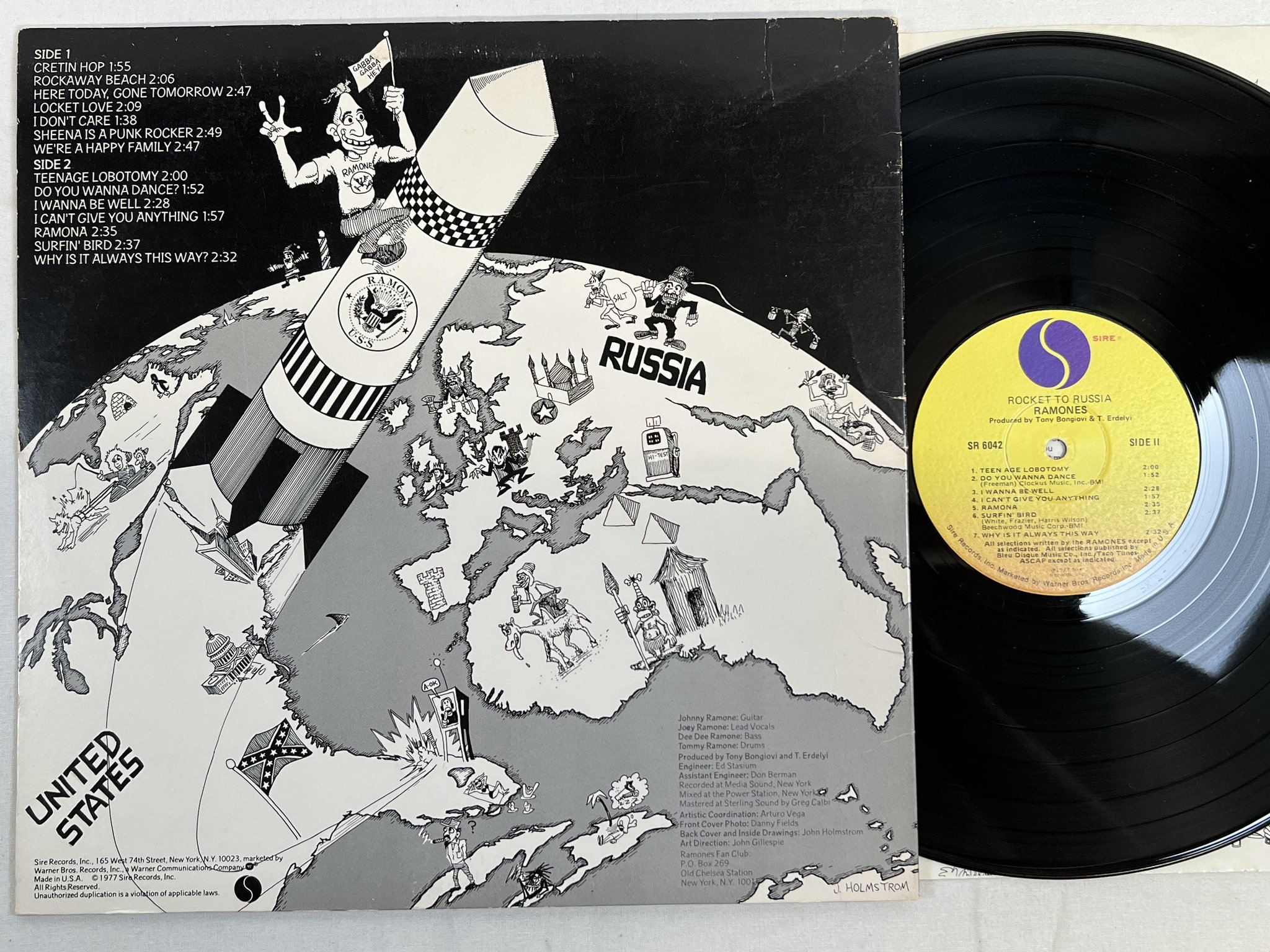 Omslagsbild för skivan RAMONES Rocket To Russia LP -77 US SIRE SR 6042 ** WINCHESTER **