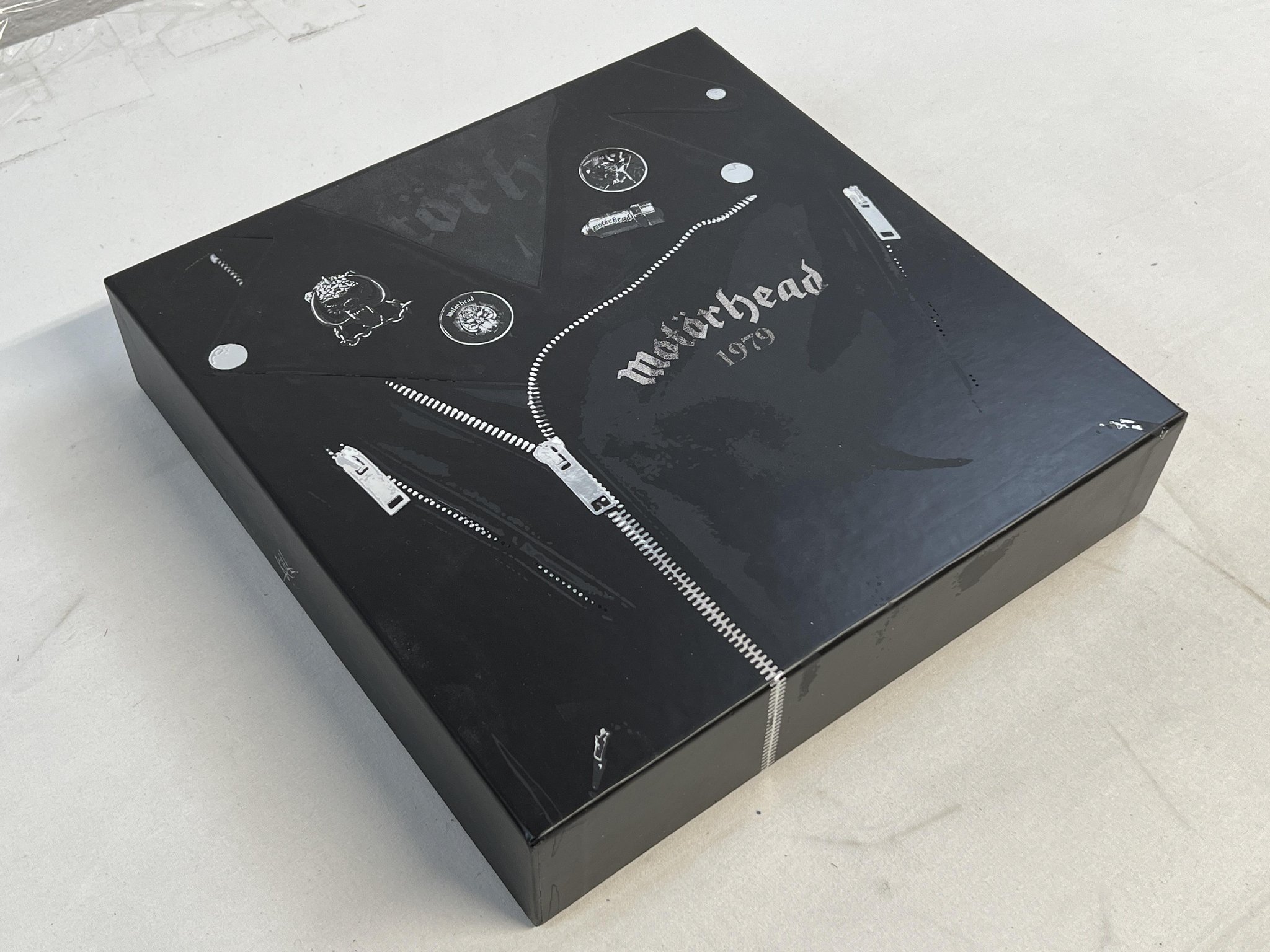 Omslagsbild för skivan MOTORHEAD 1979 BOX SET 2019 BMGCAT380BOX *** massive ***