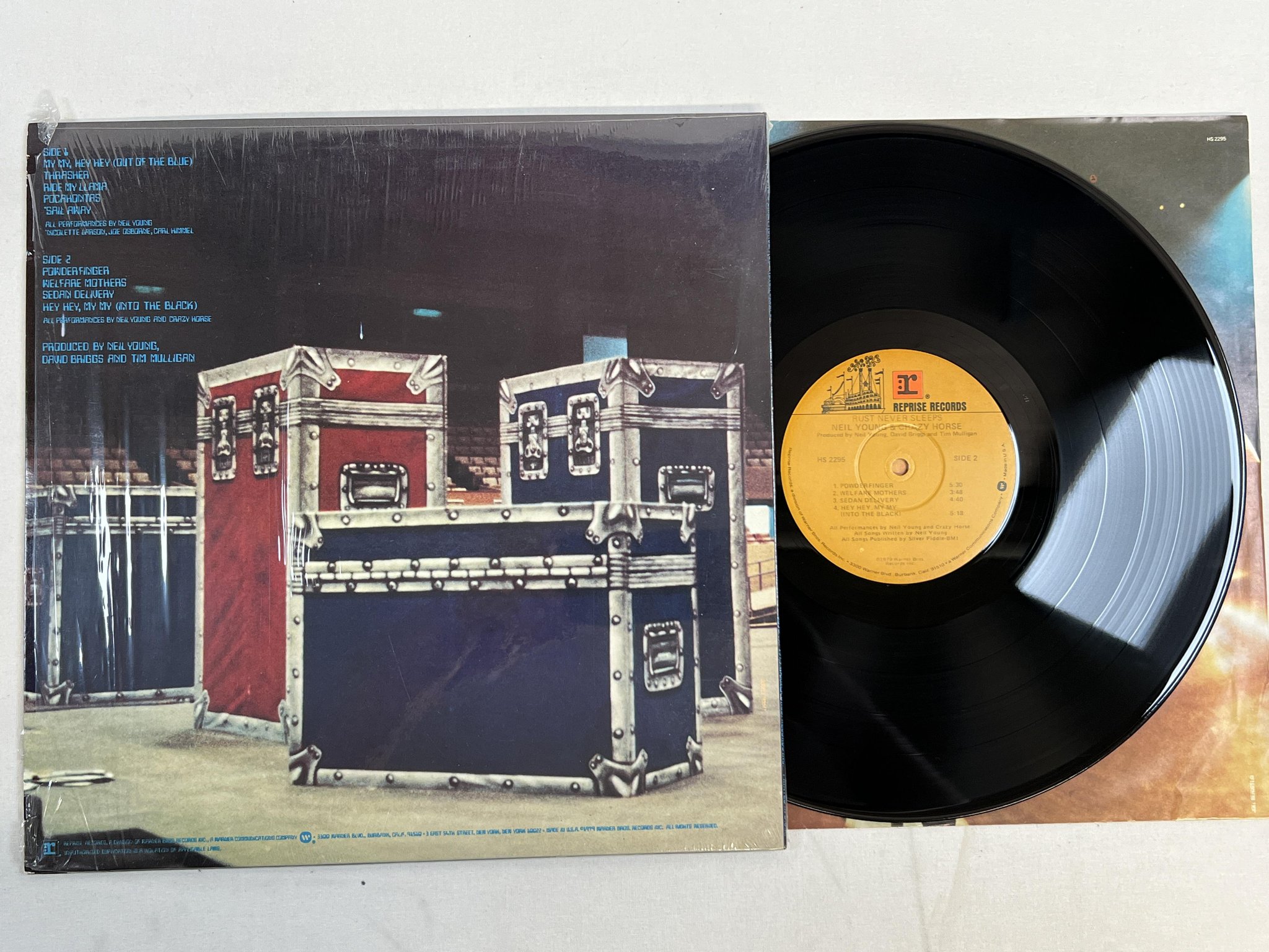 Omslagsbild för skivan NEIL YOUNG rust never sleeps LP -79 US REPRISE HS 2295