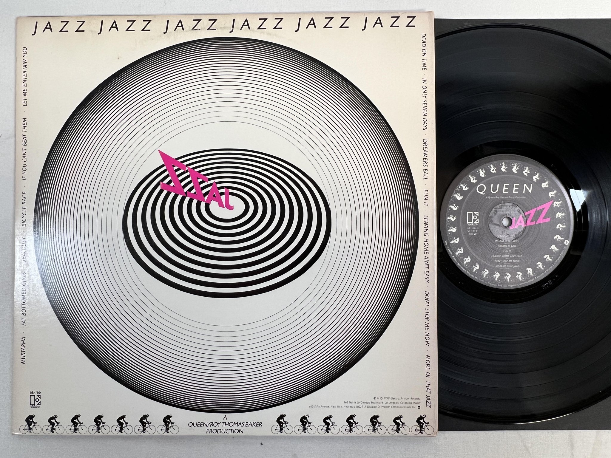 Omslagsbild för skivan QUEEN jazz LP -78 US ELEKTRA 6E-166 *** POSTER ***