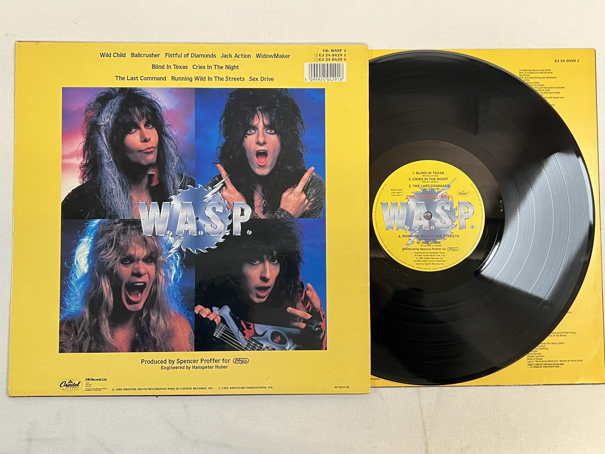 Omslagsbild för skivan W.A.S.P. the last command LP -85 UK CAPITOL EJ24 0429 1