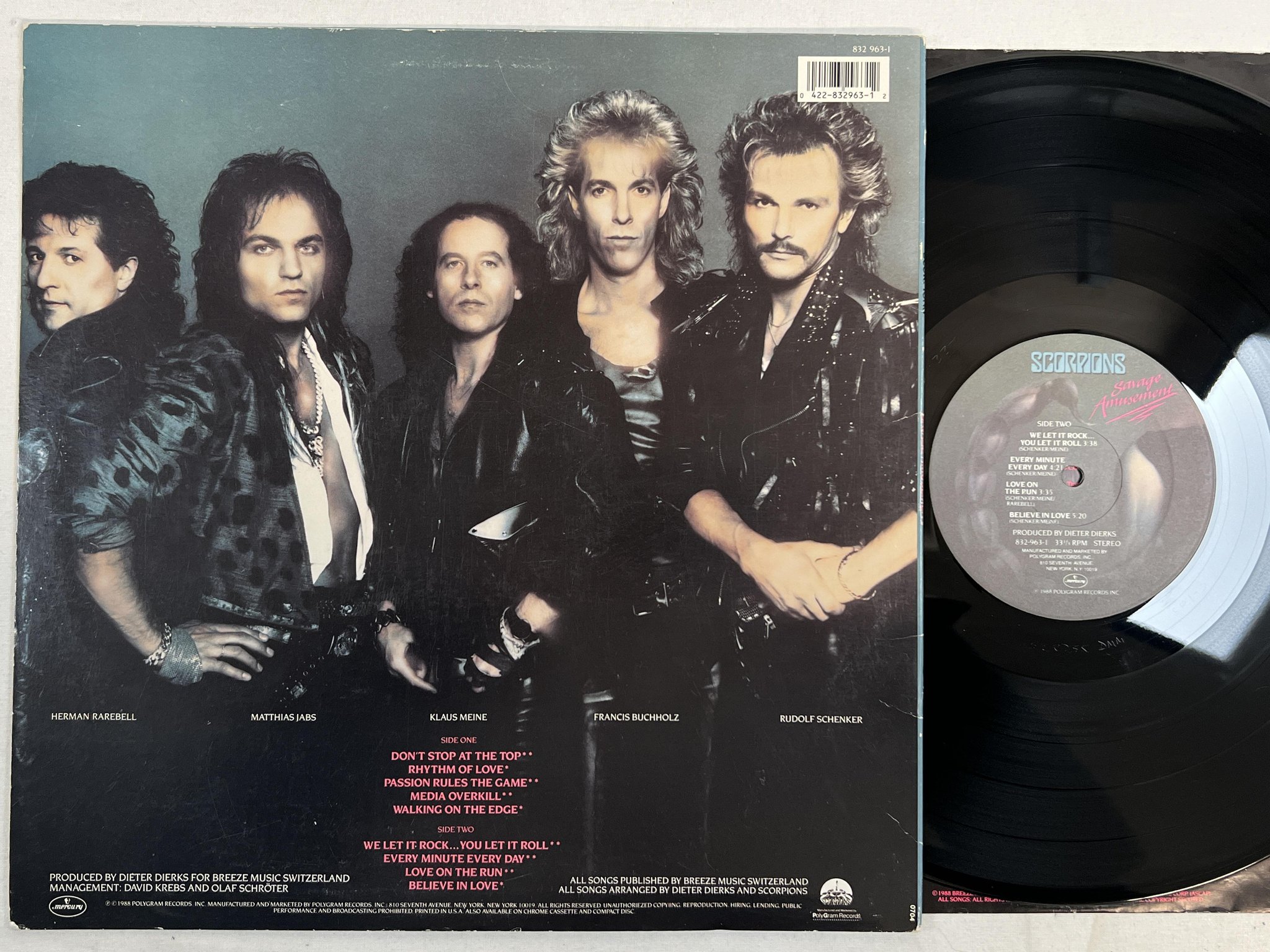 Omslagsbild för skivan SCORPIONS savage amusement LP -88 US mercury 832 963-1
