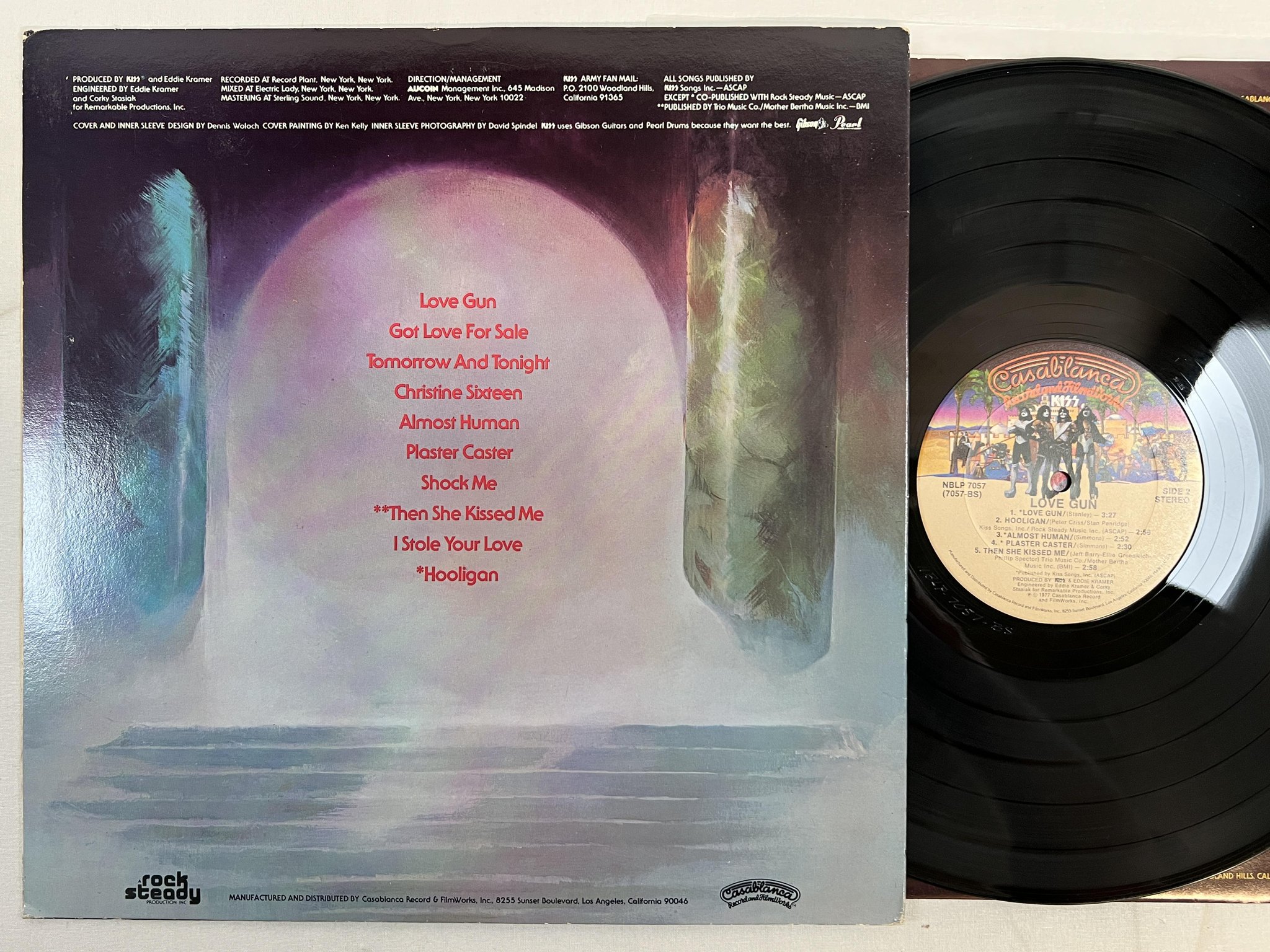 Omslagsbild för skivan KISS love gun LP -77 US CASABLANCA NBLP 7057 ** W/ INSERTS **