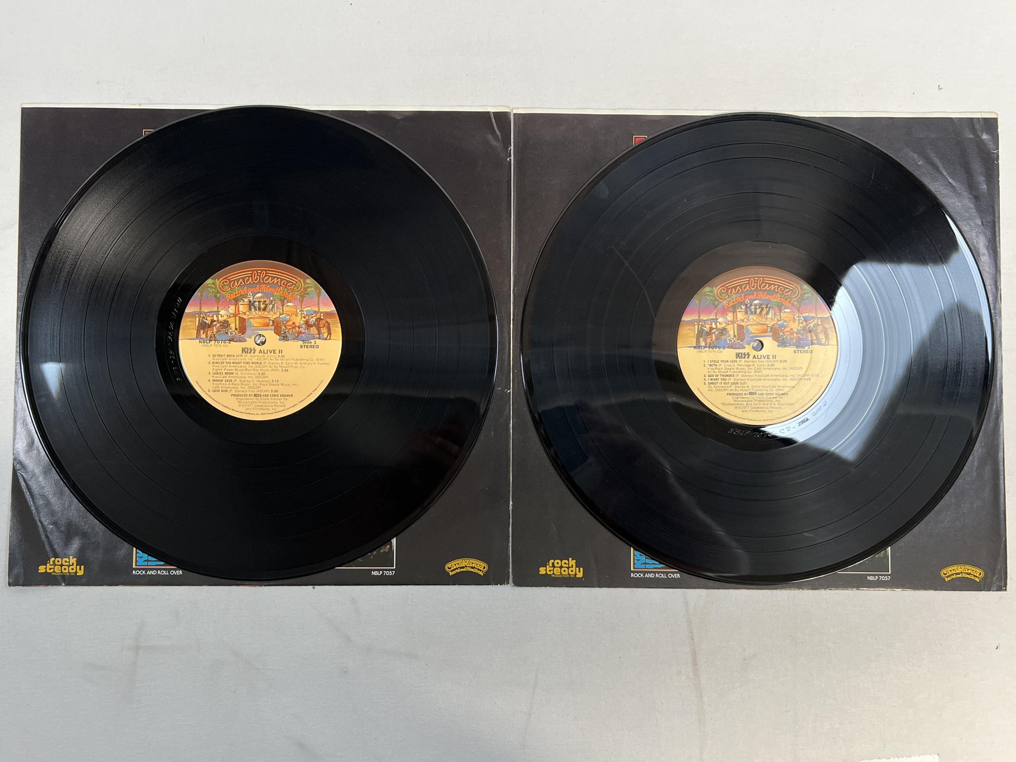 Omslagsbild för skivan KISS alive II 2xLP -77 US CASABLANCA NBLP 7076 *** COMPLETE !! WOW !!! ***