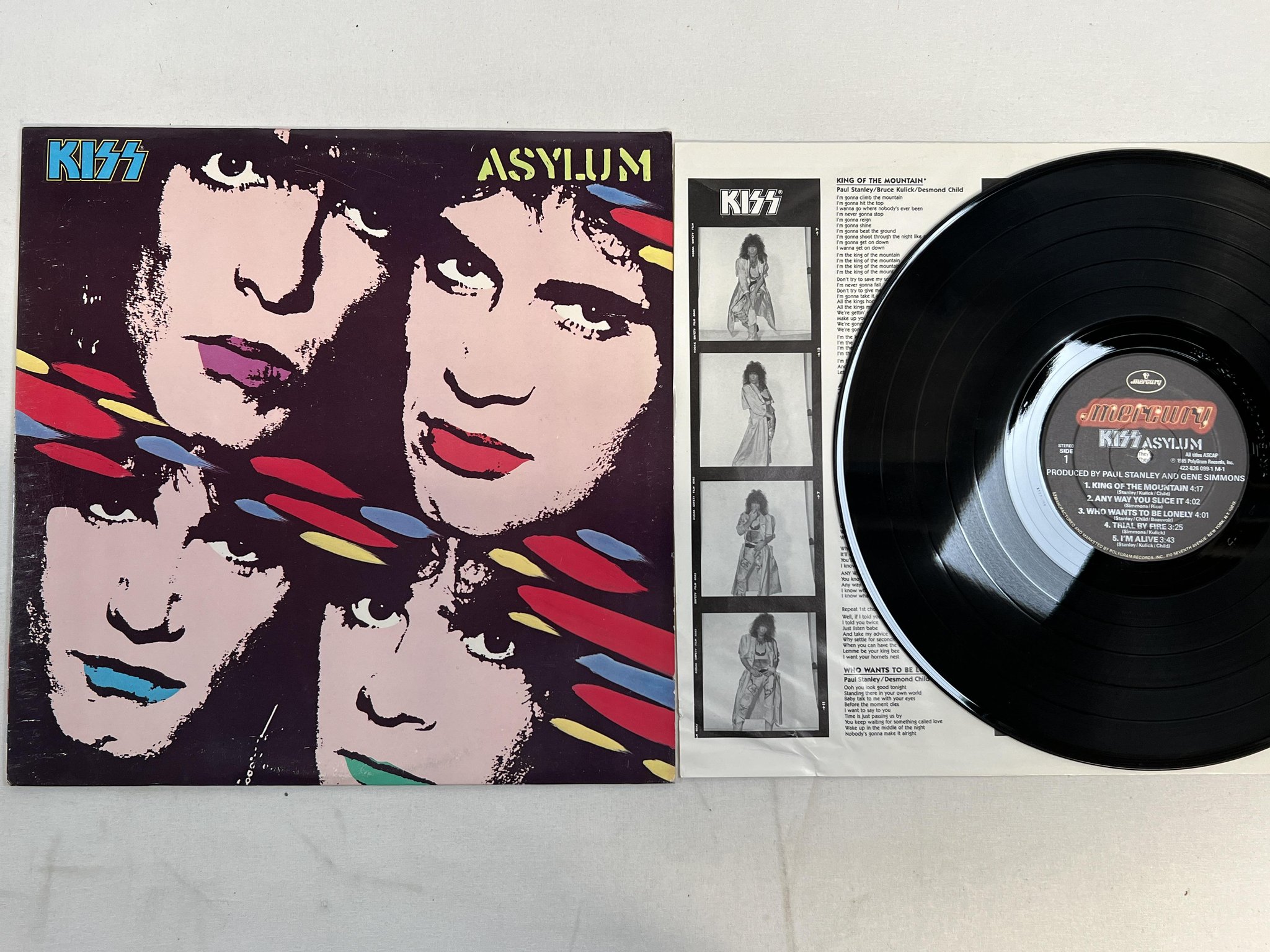 Omslagsbild för skivan KISS asylum LP -85 US MERCURY 422-826099-1 M-1