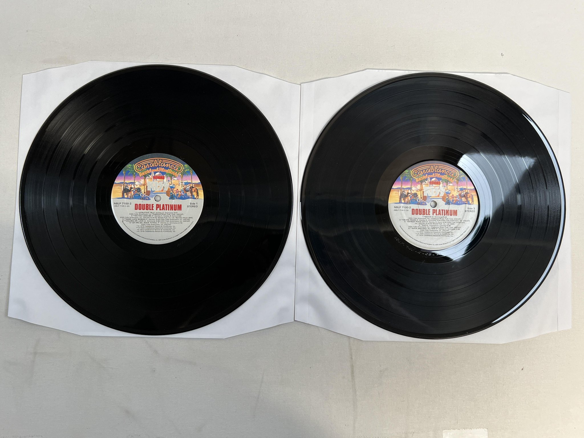 Omslagsbild för skivan KISS double platinum 2xLP -78 US CASABLANCA NBLP 7100-2