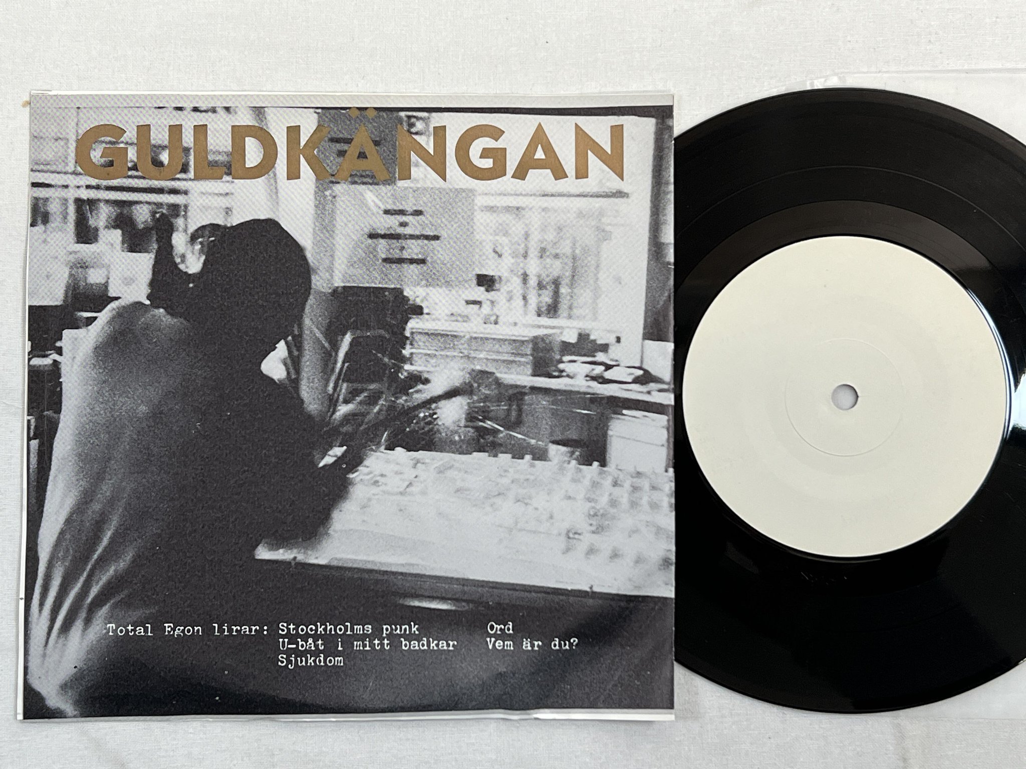 Omslagsbild för skivan TOTAL EGON Guldkängan 7"single -88 TEG-002 PUNK