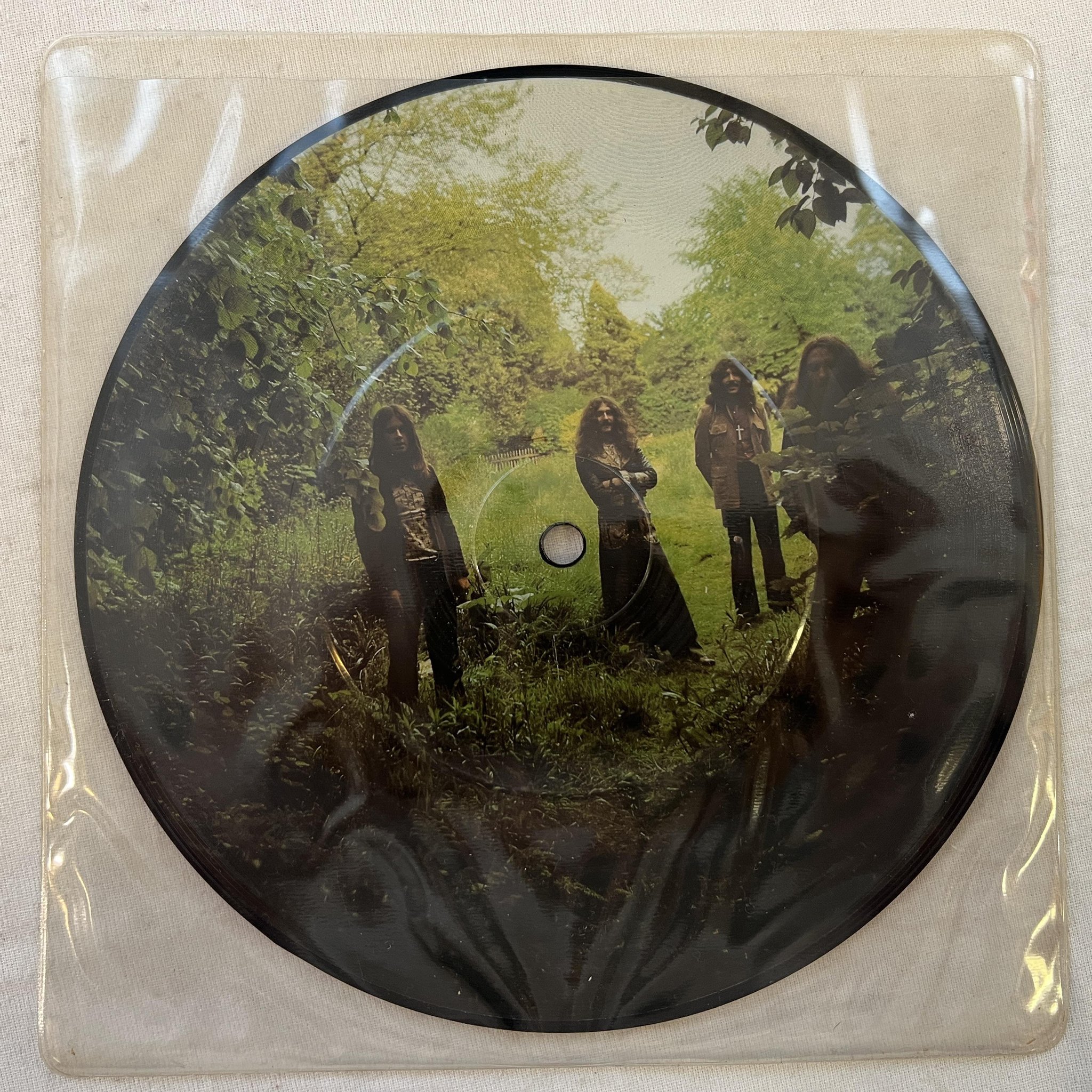 Omslagsbild för skivan BLACK SABBATH paranoid 7" picture disc -82 NEP 1