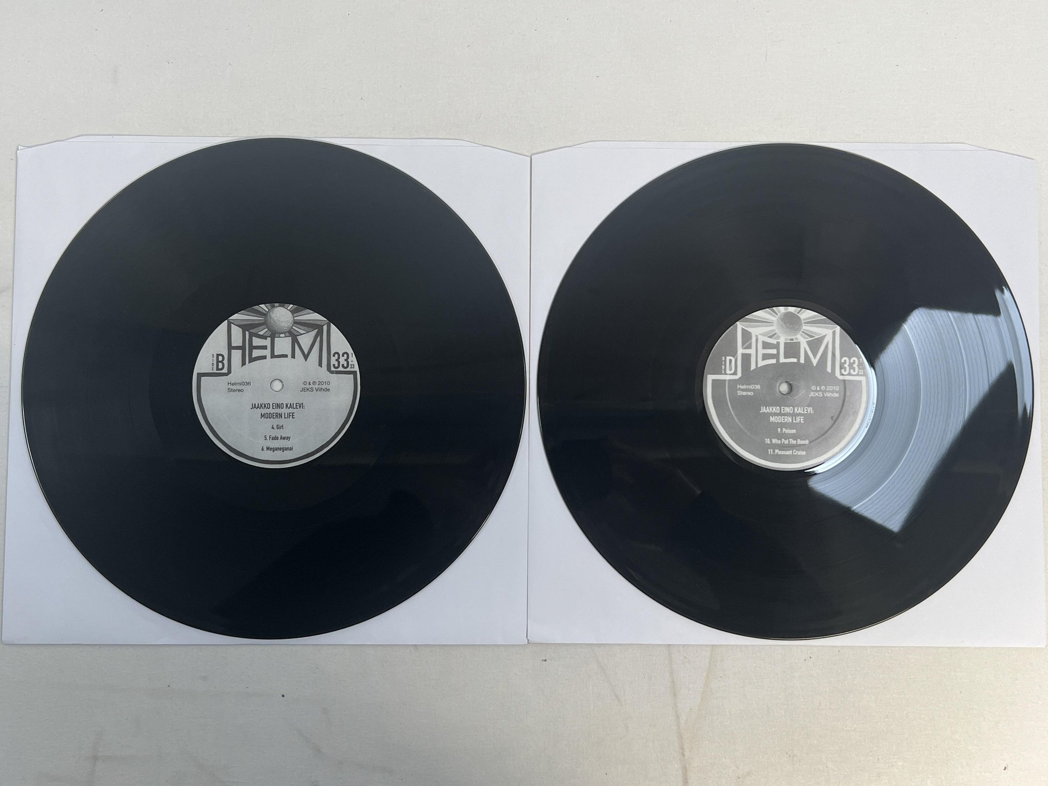 Omslagsbild för skivan JAAKO EINO KALEVI modern life 2xLP 2010 HELMI LEVYT HELMI036