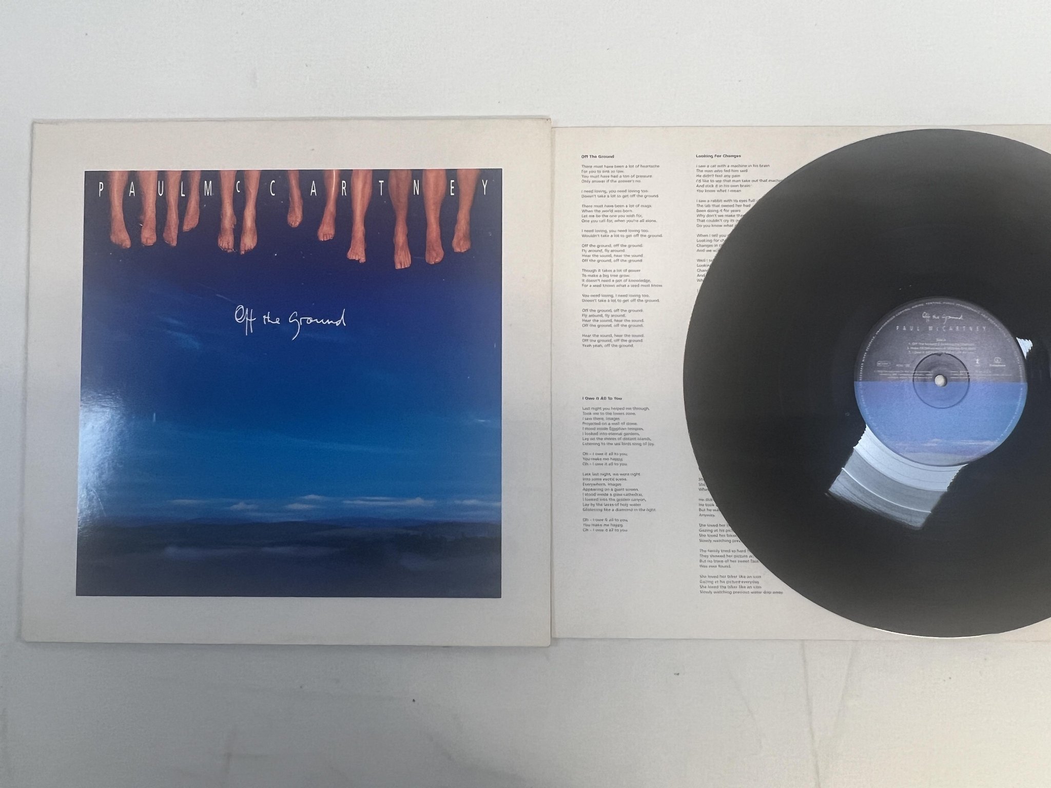 Omslagsbild för skivan PAUL McCARTNEY off the ground LP -93 PARLOPHONE 7 80362 1 ** rare **