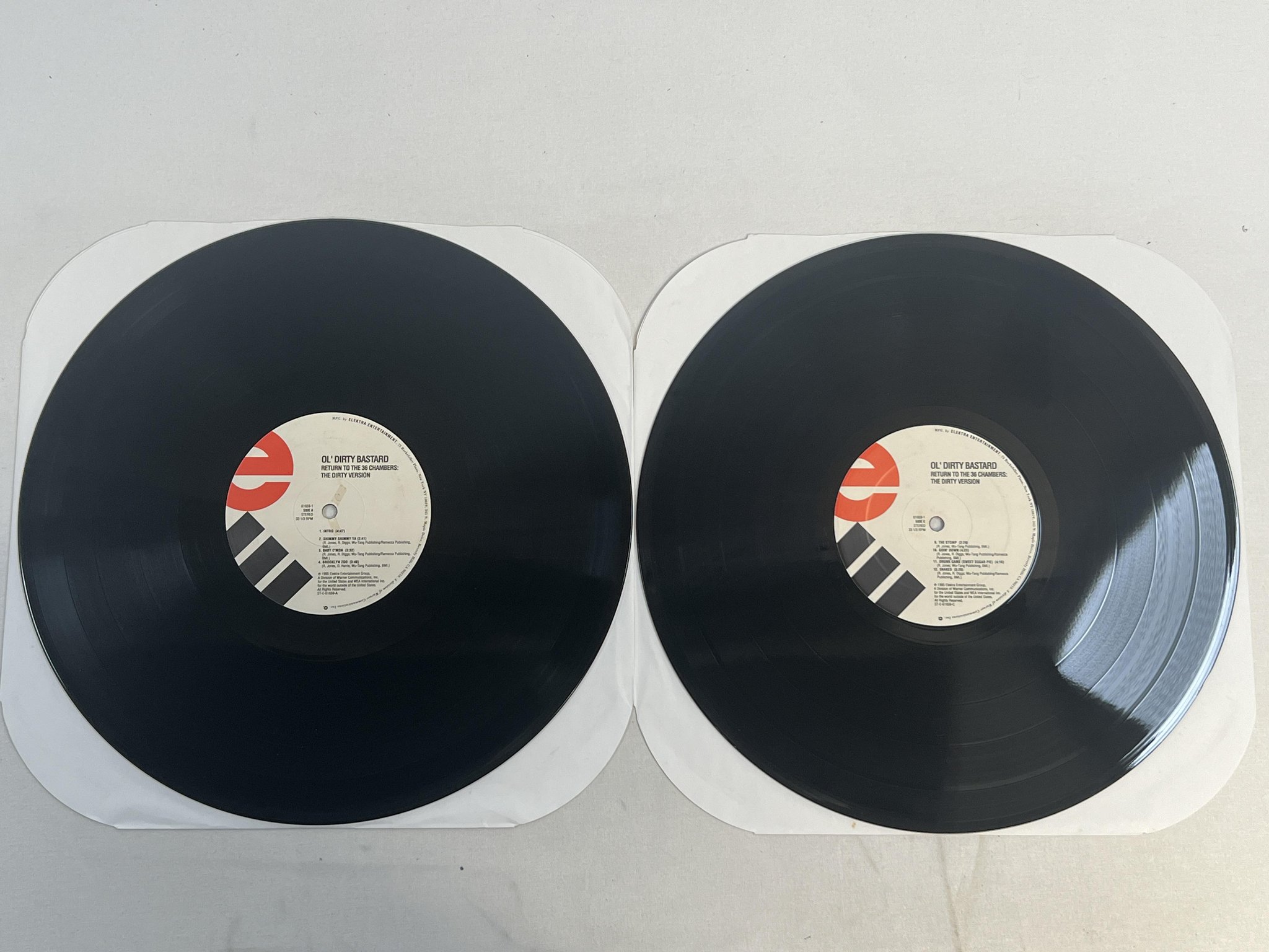 Omslagsbild för skivan OL' DIRTY BASTARD return of the 36 chambers 2xLP -95 US ELEKTRA 61659-1 * RARE *