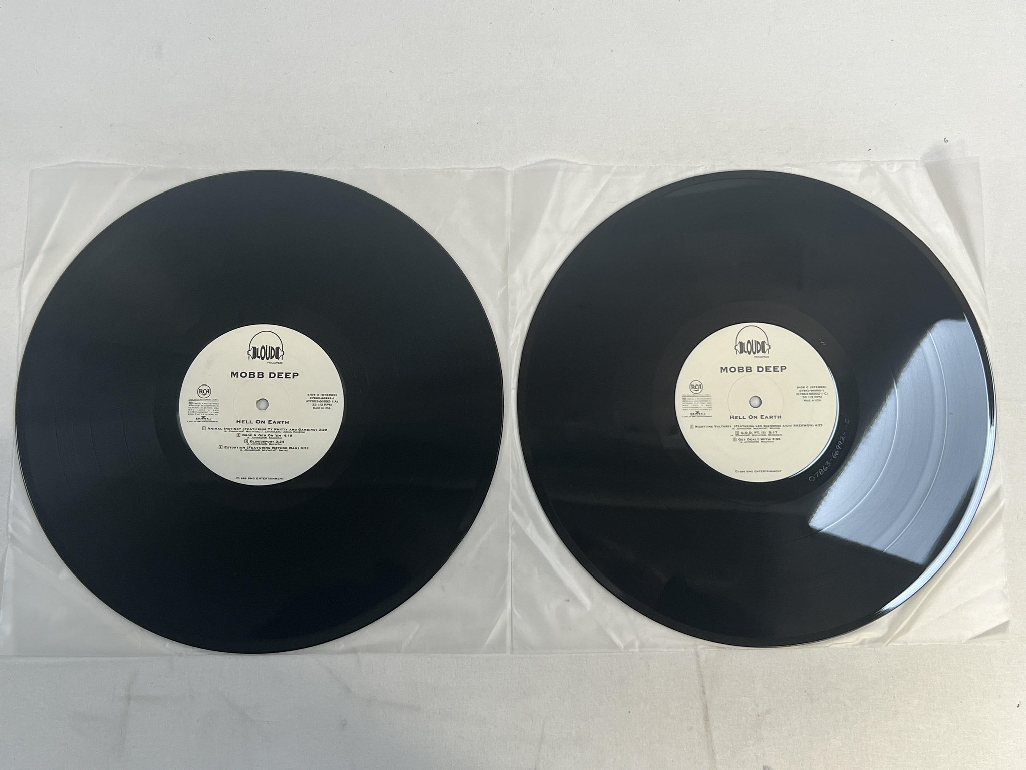 Omslagsbild för skivan MOBB DEEP hell on earth 2xLP -96 US LOUD 07863-66992-1 *** GOLDEN AGE RAP ***