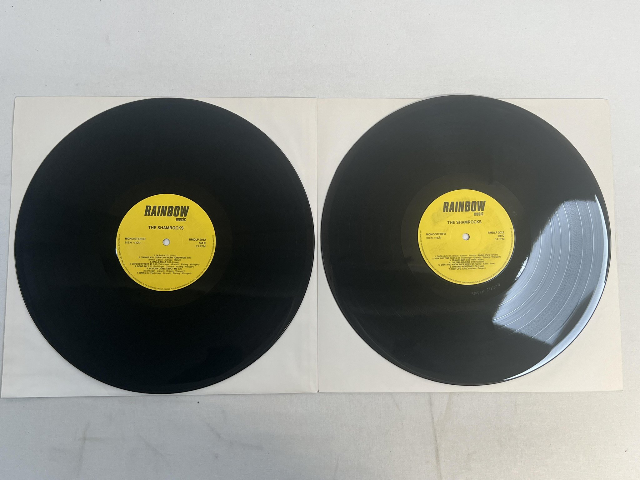 Omslagsbild för skivan THE SHAMROCKS s/t 2xLP -85 Swe RAINBOW RMDLP 2012