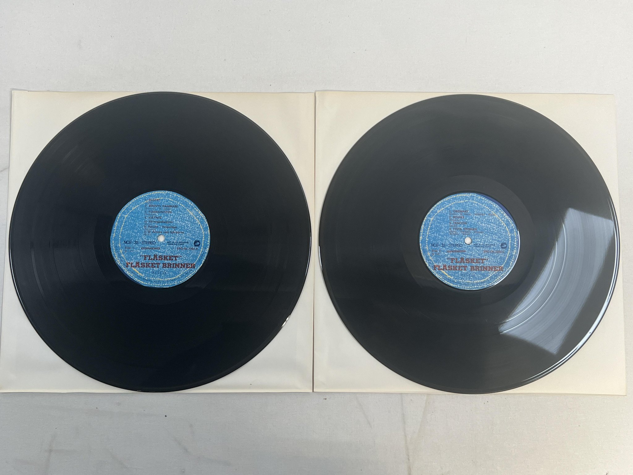 Omslagsbild för skivan FLÄSKET BRINNER Fläsket 2xLP -72 Swe LJUDSPÅR EFG-DL-7202